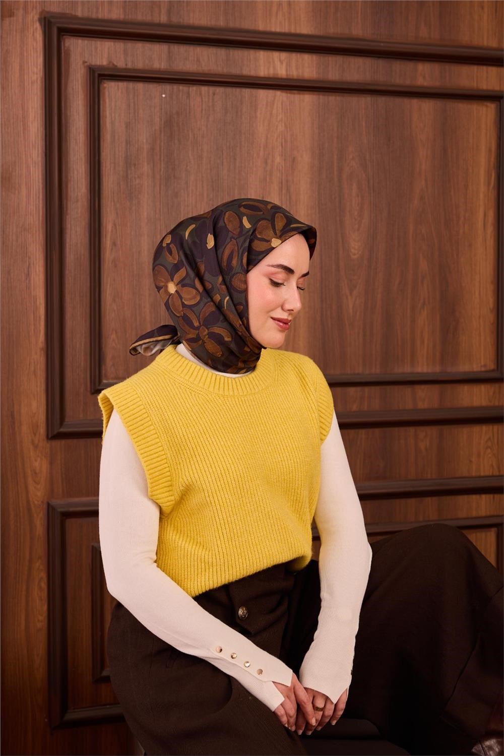 Twill İpek Eşarp Yeşil Hardal Kehribar Papatya Desenli Tok Duruşlu 90x90