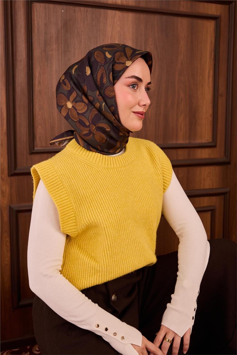 Twill İpek Eşarp Yeşil Hardal Kehribar Papatya Desenli Tok Duruşlu 90x90
