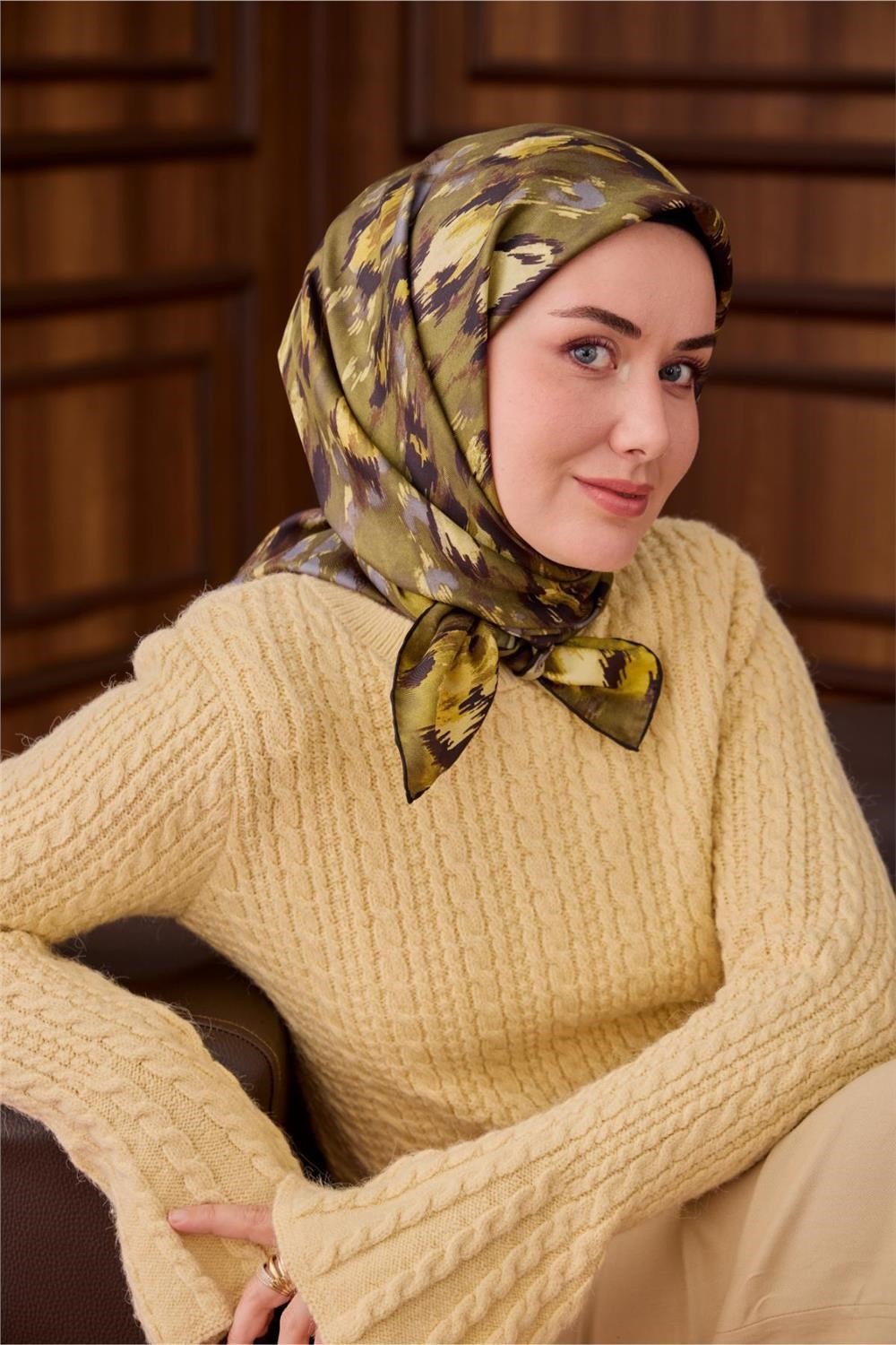 Twill İpek Eşarp Yeşil-Kahverengi Kamuflaj Desenli Tok Duruşlu 90x90