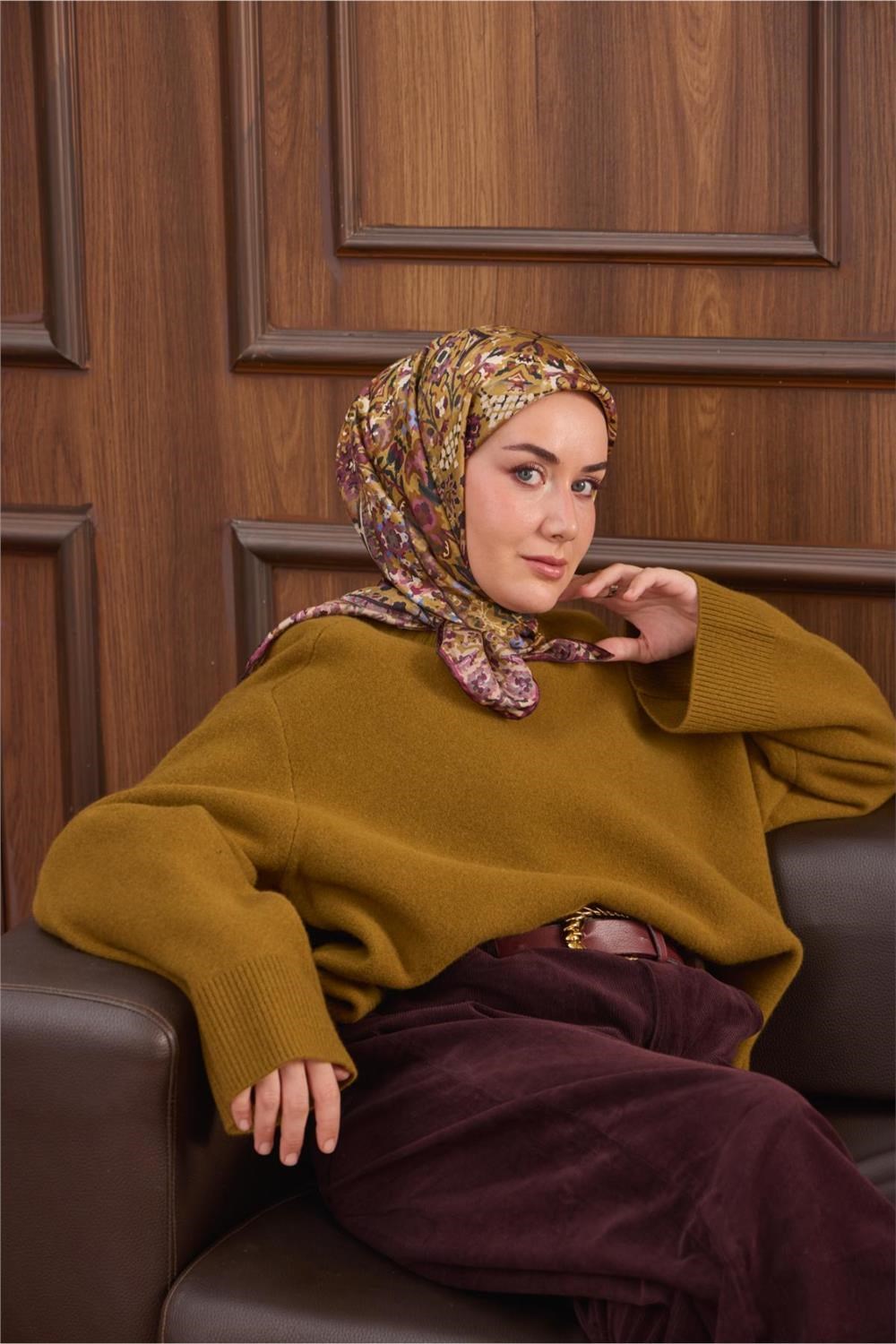 Twill İpek Eşarp Yeşil–Pudra Desenli Tok Duruşlu Kaymaz 90x90