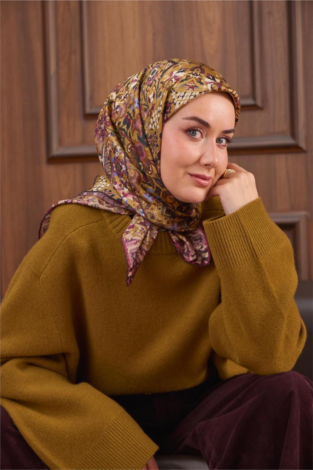 Twill İpek Eşarp Yeşil–Pudra Desenli Tok Duruşlu Kaymaz 90x90