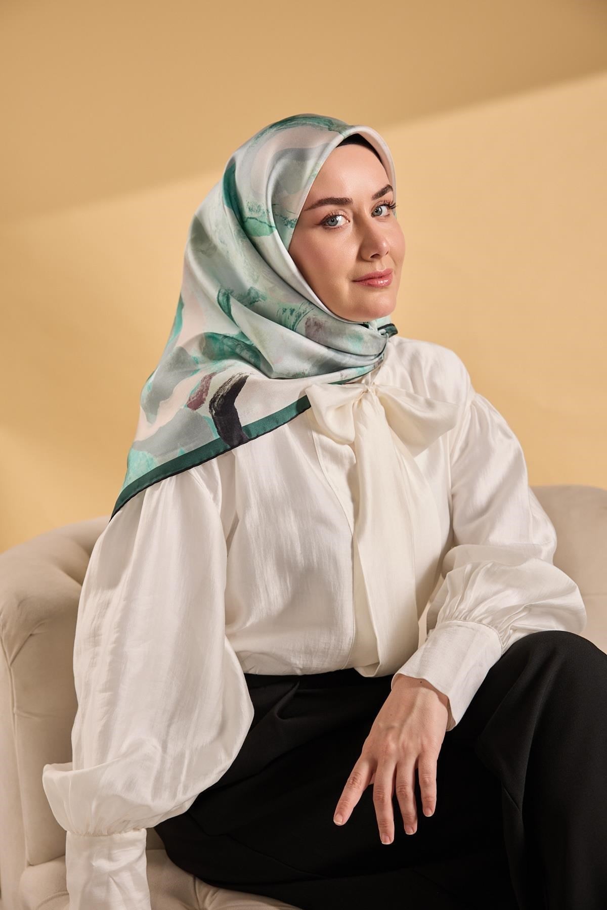 Twill İpek Petal Eşarp Orman Yeşili 90x90