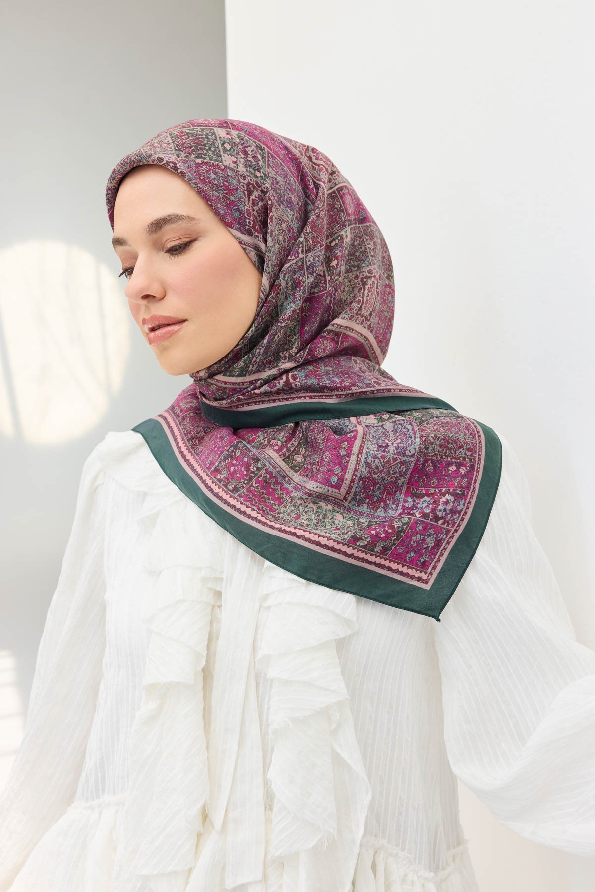 Velora Eşarp Etnik Desen Fuşya 90x90