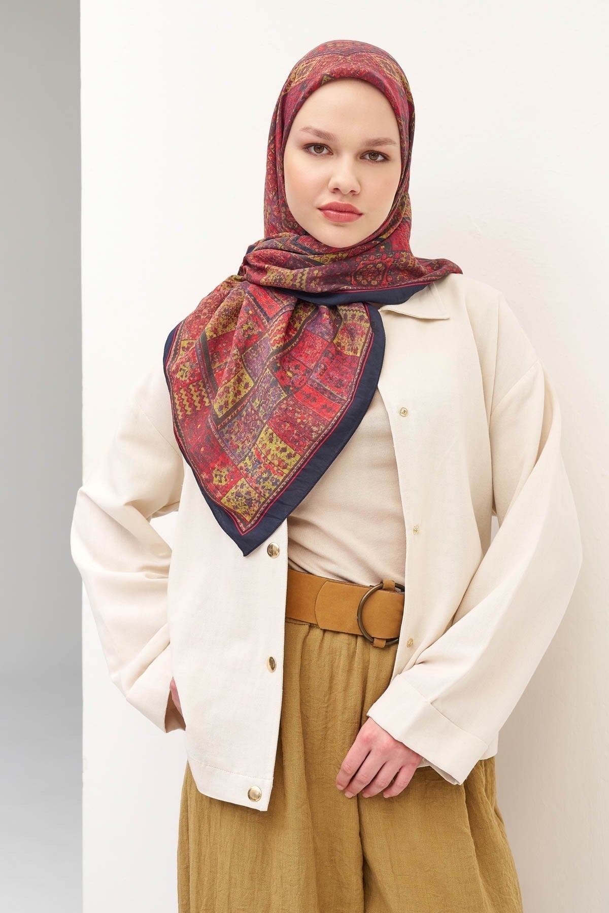 Velora Eşarp Etnik Desen Kırmızı 90x90