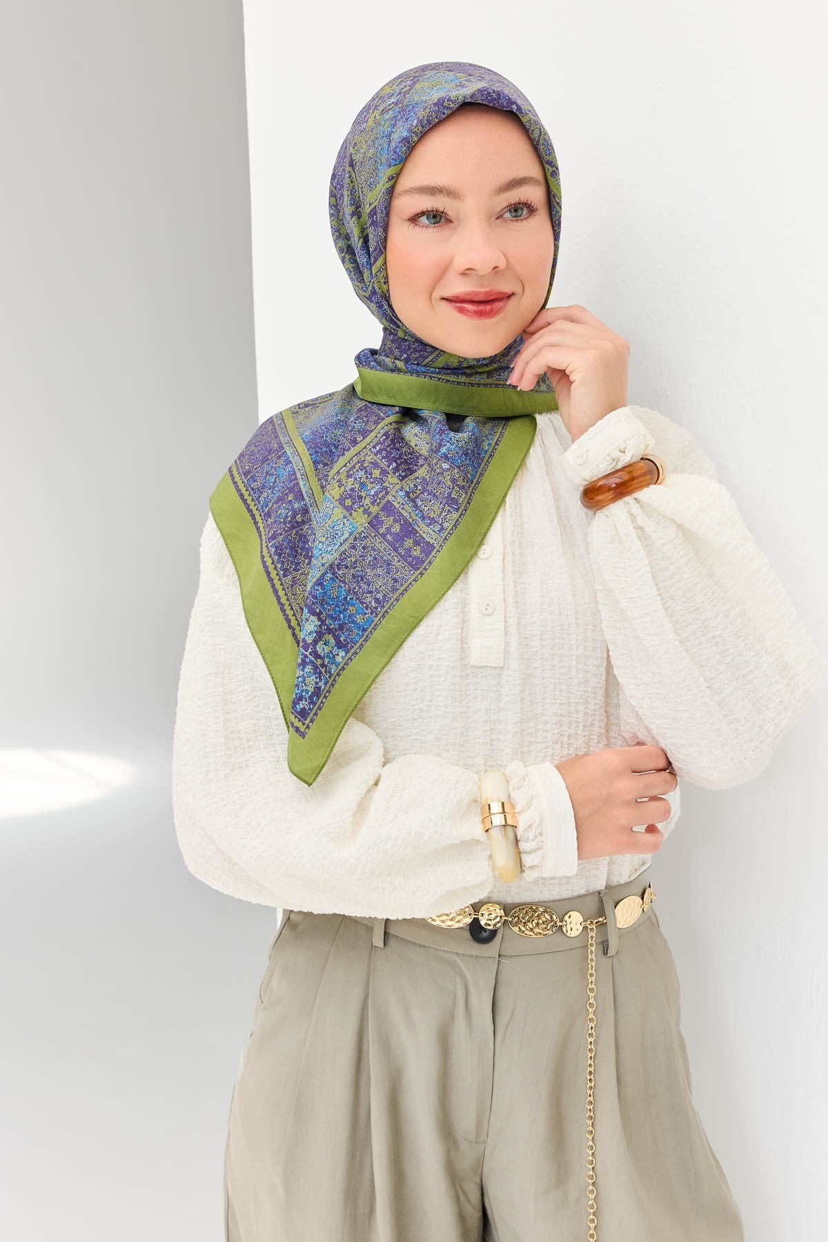 Velora Eşarp Etnik Desen Mor 90x90