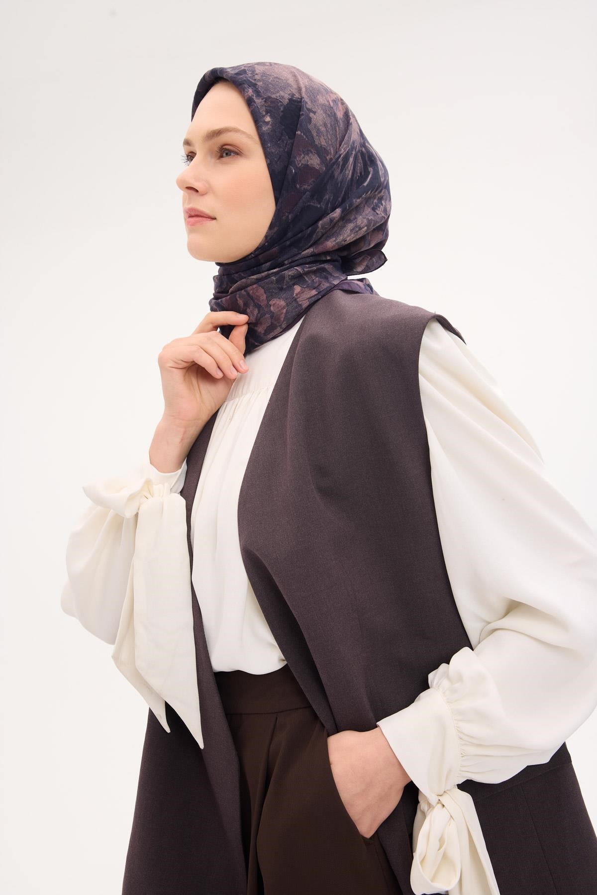 Velora Eşarp Fırça Çiçek Desen Mürdüm 90X90