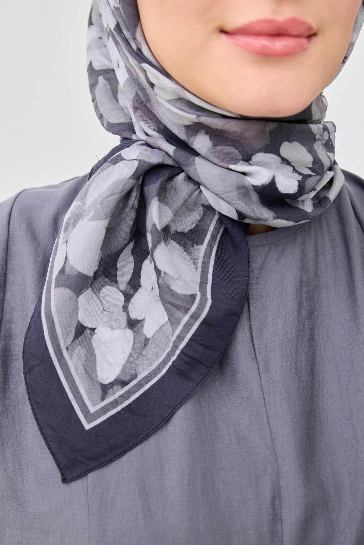 Velora Eşarp Floral Antrasit