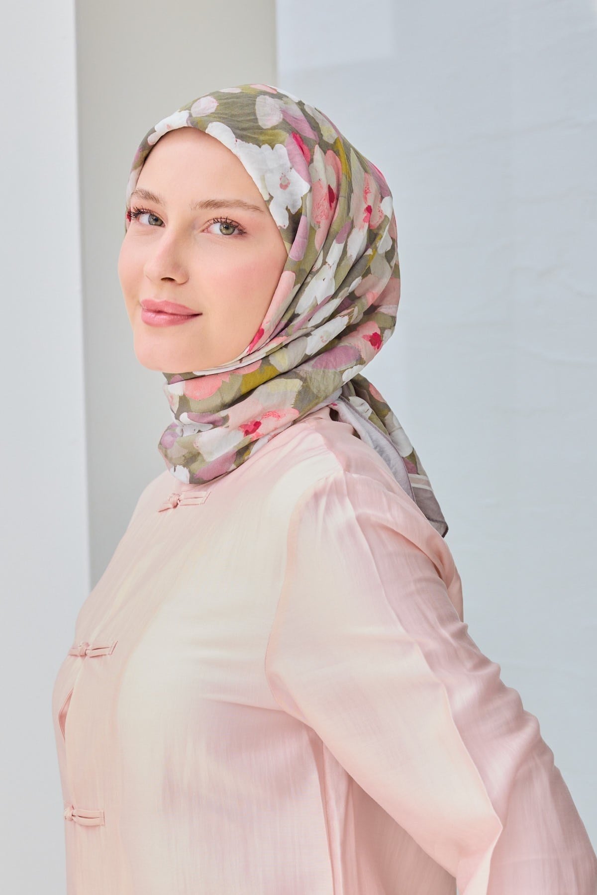 Velora Eşarp Floral Gri