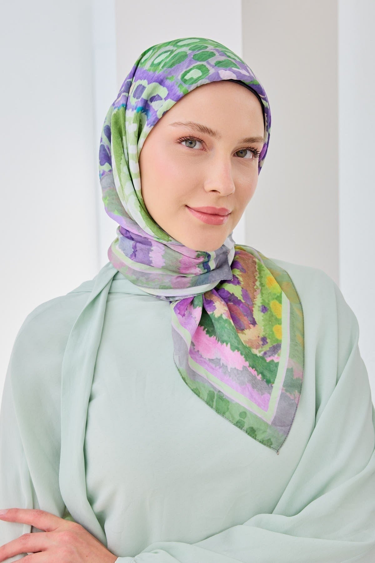 Velora Eşarp İllustration Art Mor