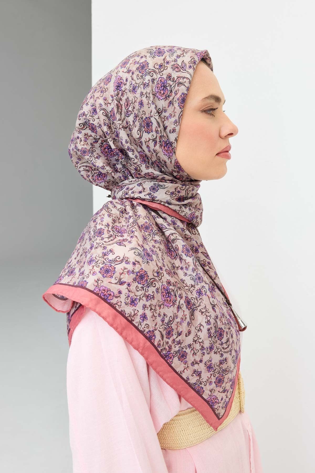 Velora Eşarp Modern Flora Pembe 90x90