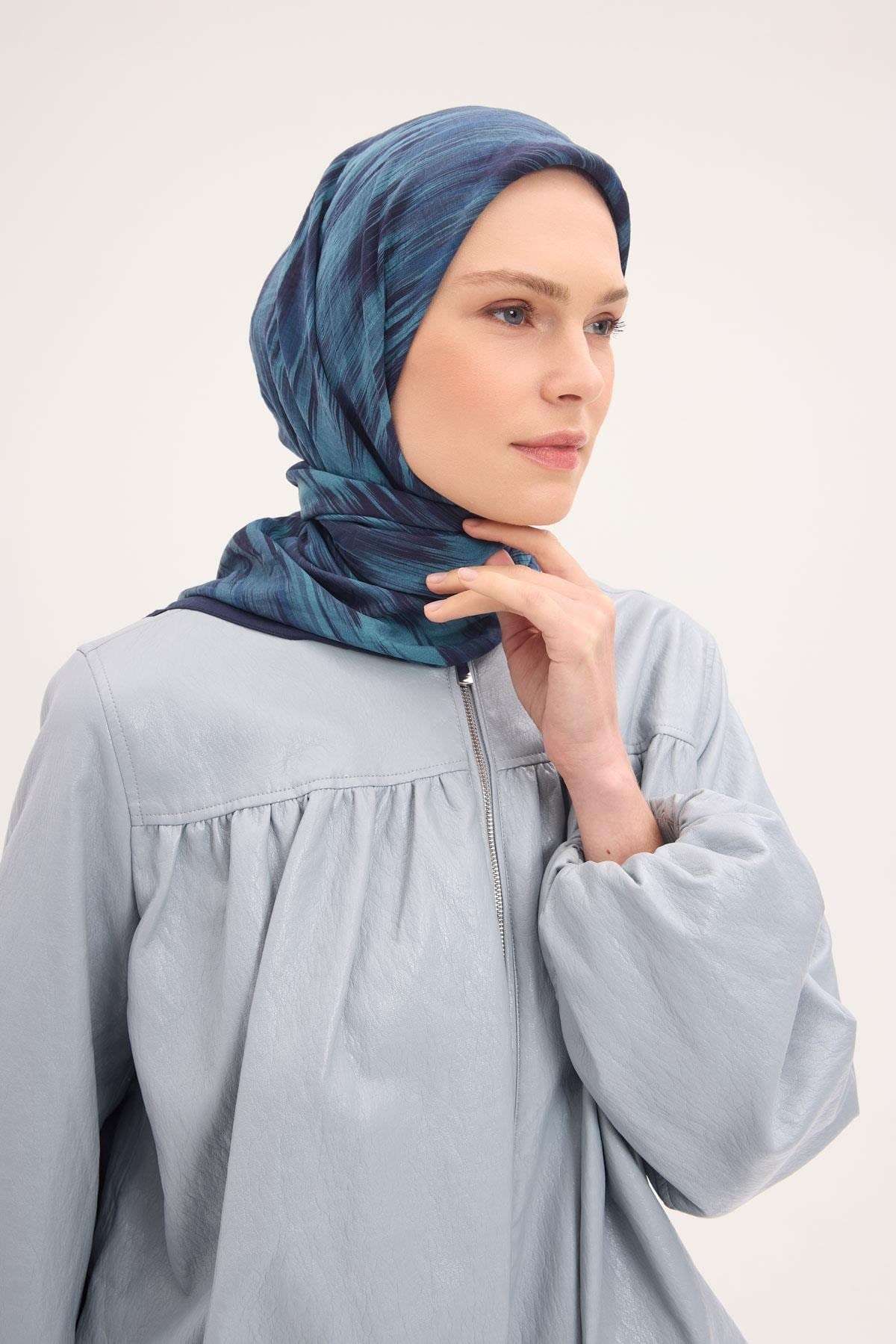 Velora Eşarp Sulu Boya Desen Lacivert 90X90