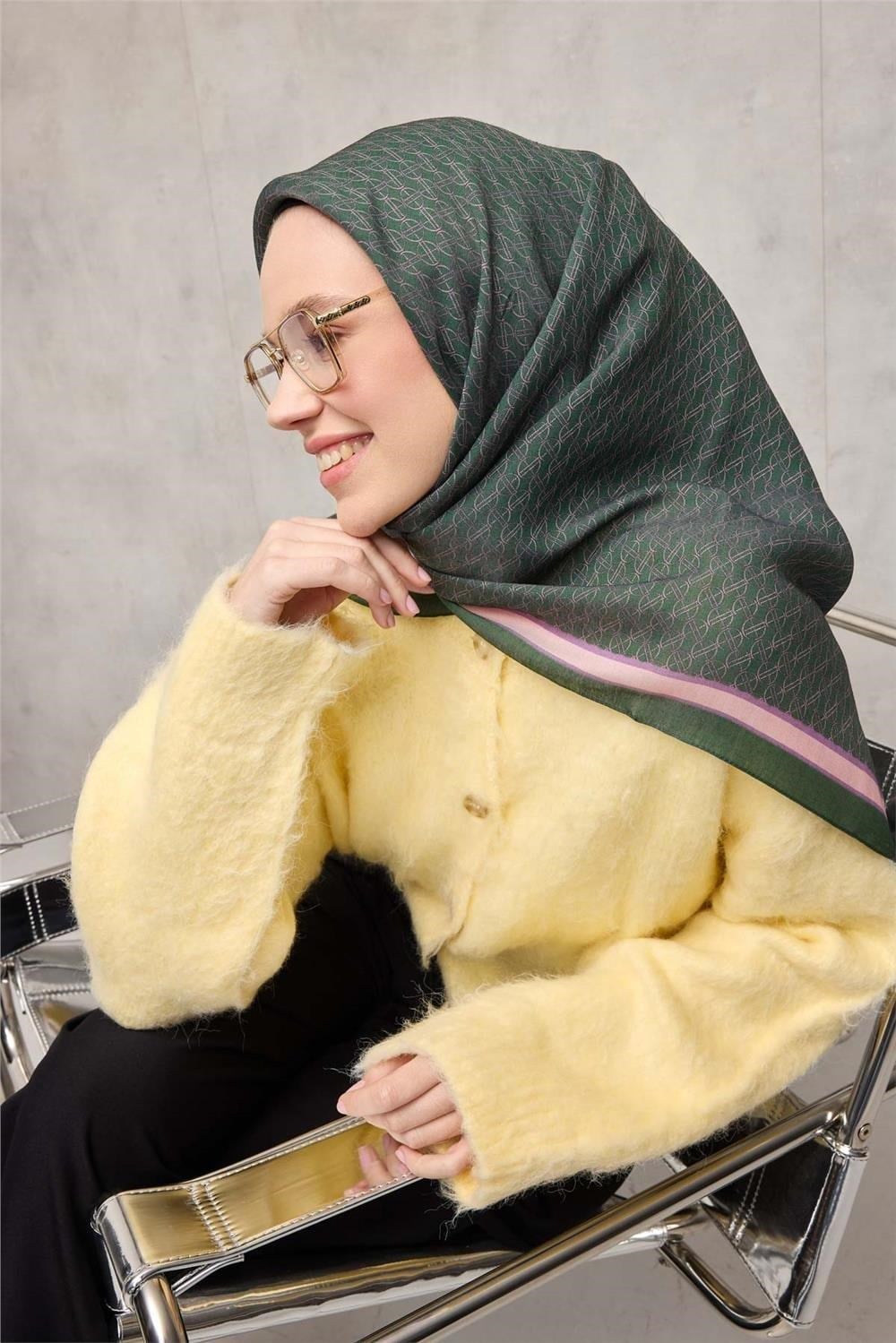 Viskon Aura Eşarp Nane Yeşili Zincir Desenli Tok Duruşlu 90x90