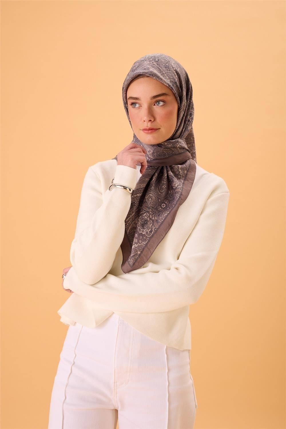 Viskon Karışımlı Velora Eşarp Duman-Gri-Krem Desenli İnce Dokulu Dökümlü 90x90