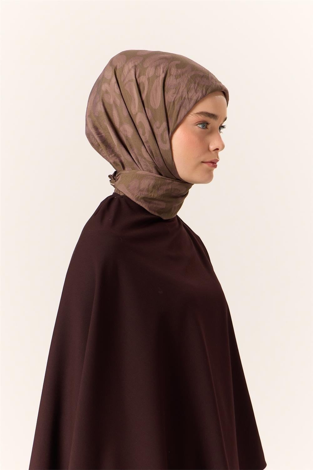 Viskon Karışımlı Velora Eşarp Kına Yeşili-Soluk Mor-Yeşil Desenli Yumuşak Dokulu Tok Duruşlu 90x90