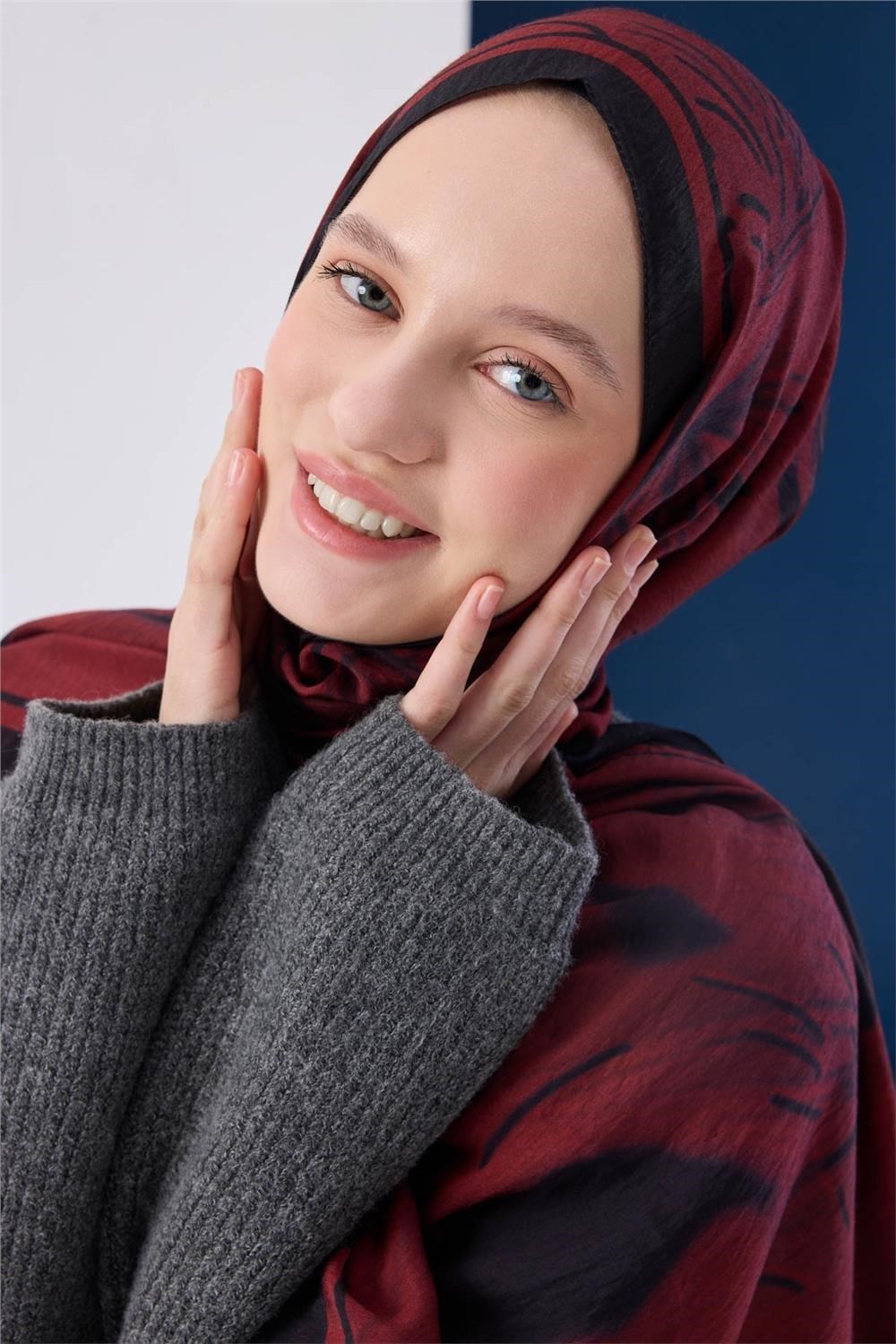 Viskon Mayda Şal Kırmızı Zeminli Siyah Detaylı Desenli Yumuşak Dokulu 190x70