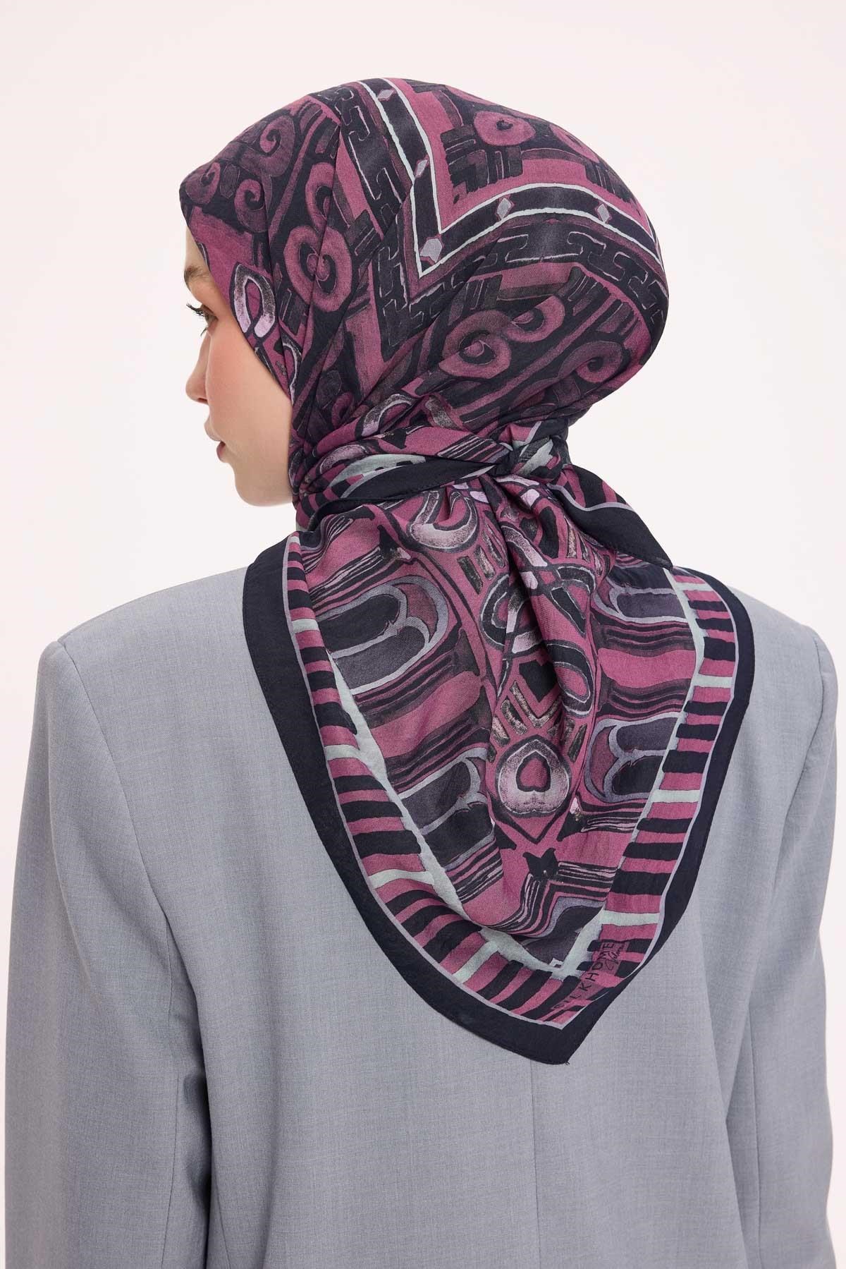 Viskon Velora Eşarp Dört Mevsim Antik Motif Desen Pembe 90X90