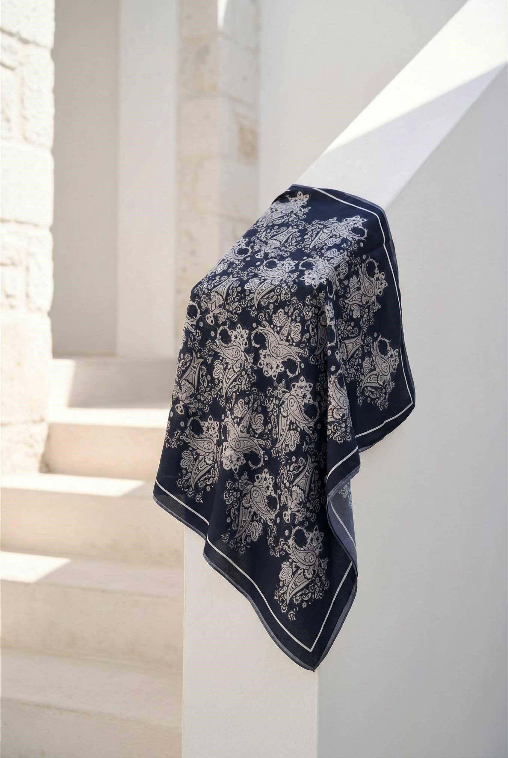 Viskon Velora Eşarp Dört Mevsim Barok Floral Desen Canlı Siyah 90X90