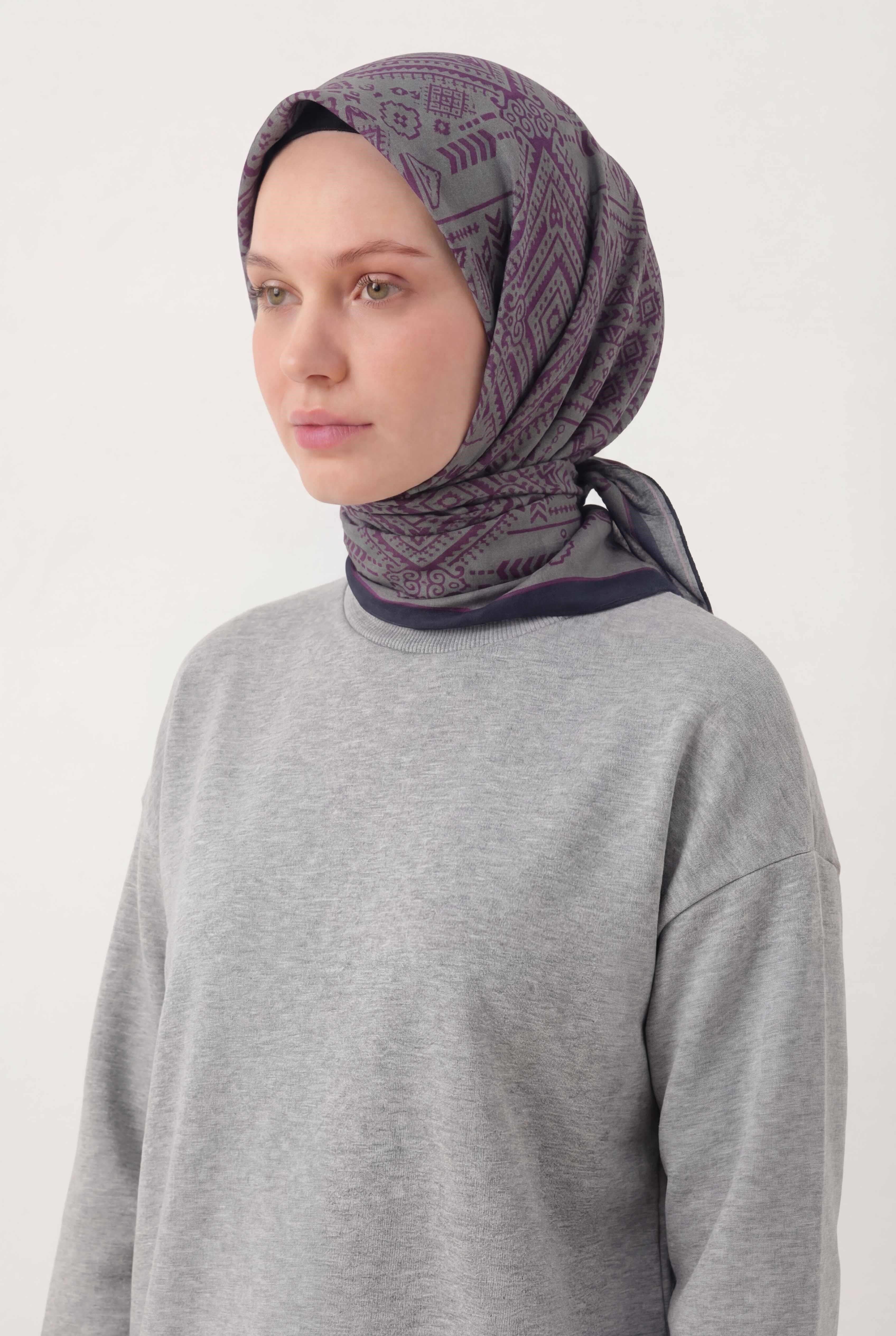 Viskon Velora Eşarp Dört Mevsim Kilim Desen Gri Siyah 90X90