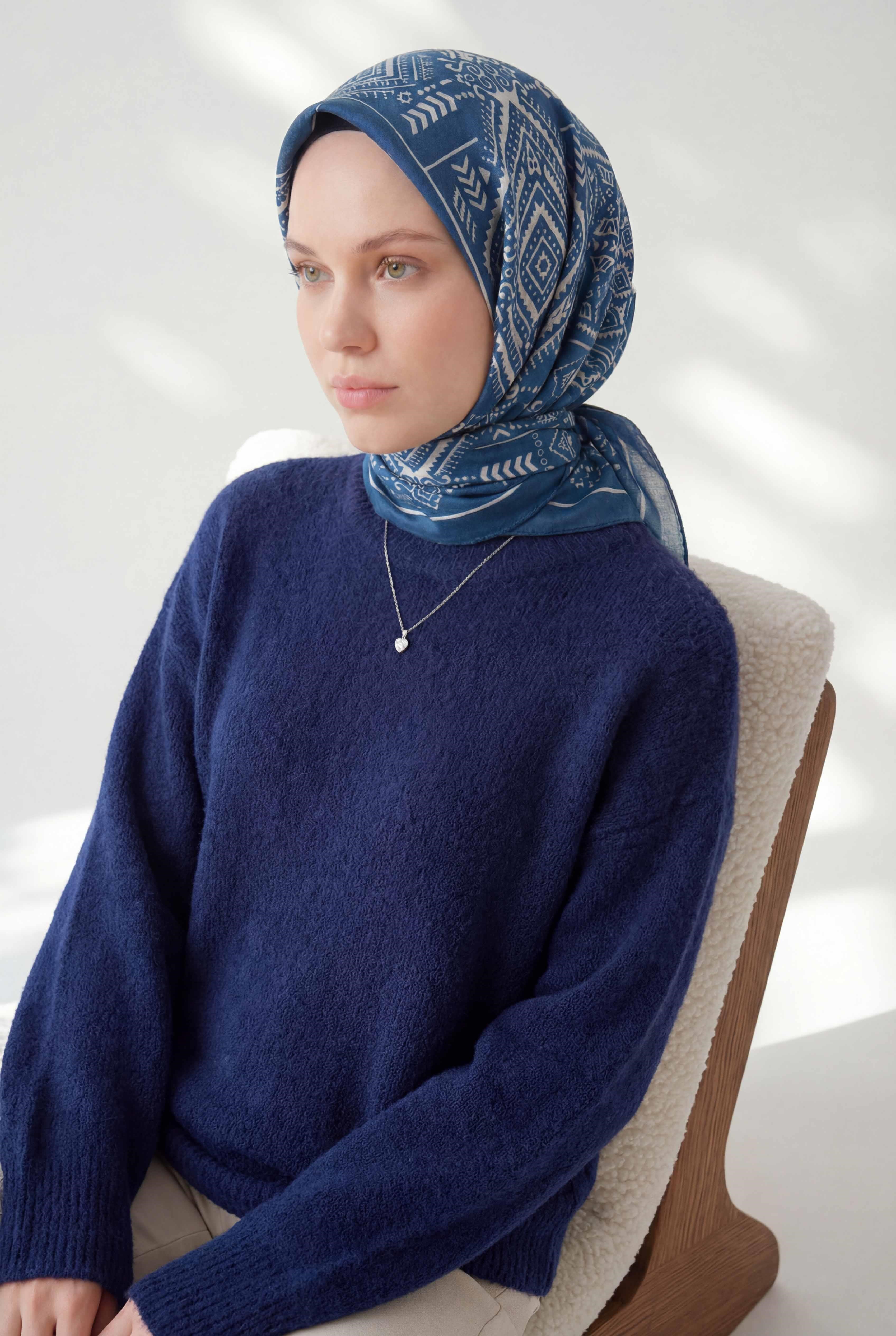 Viskon Velora Eşarp Dört Mevsim Kilim Desen Dumanlı Mavi 90X90