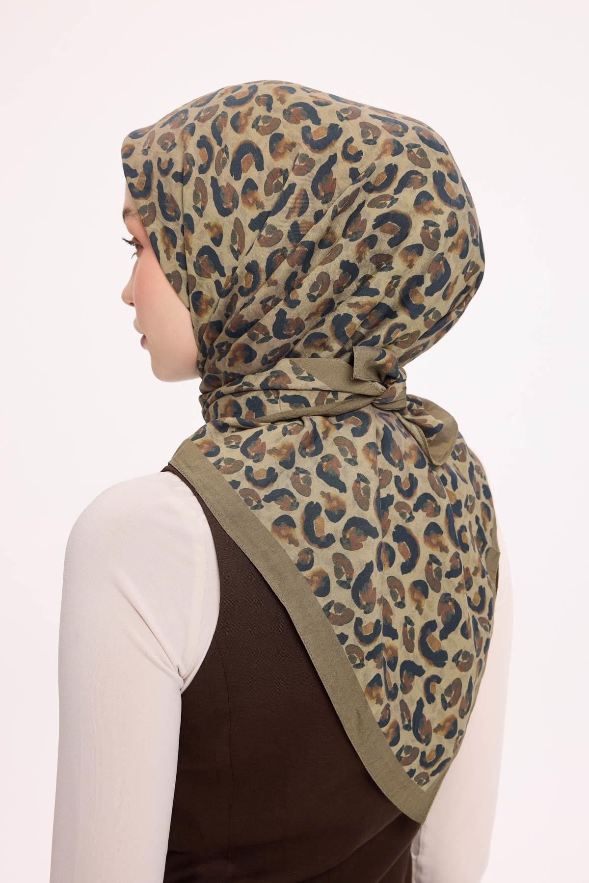 Viskon Velora Eşarp Dört Mevsim Leopar Desen Asker Yeşili 90X90