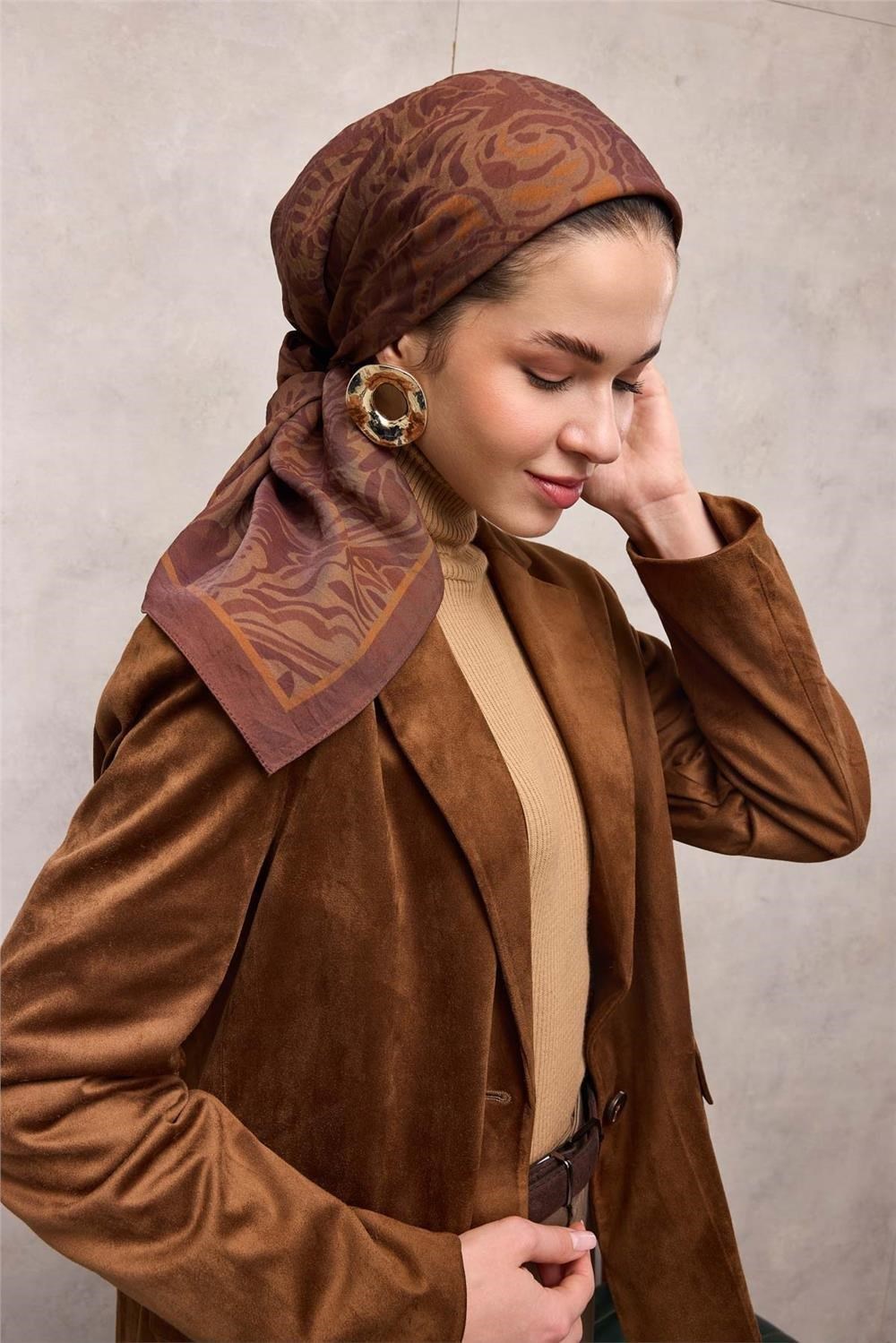 Viskon Velora Eşarp Dumanlı Bordo Antik Desenli Tok Duruşlu 90x90
