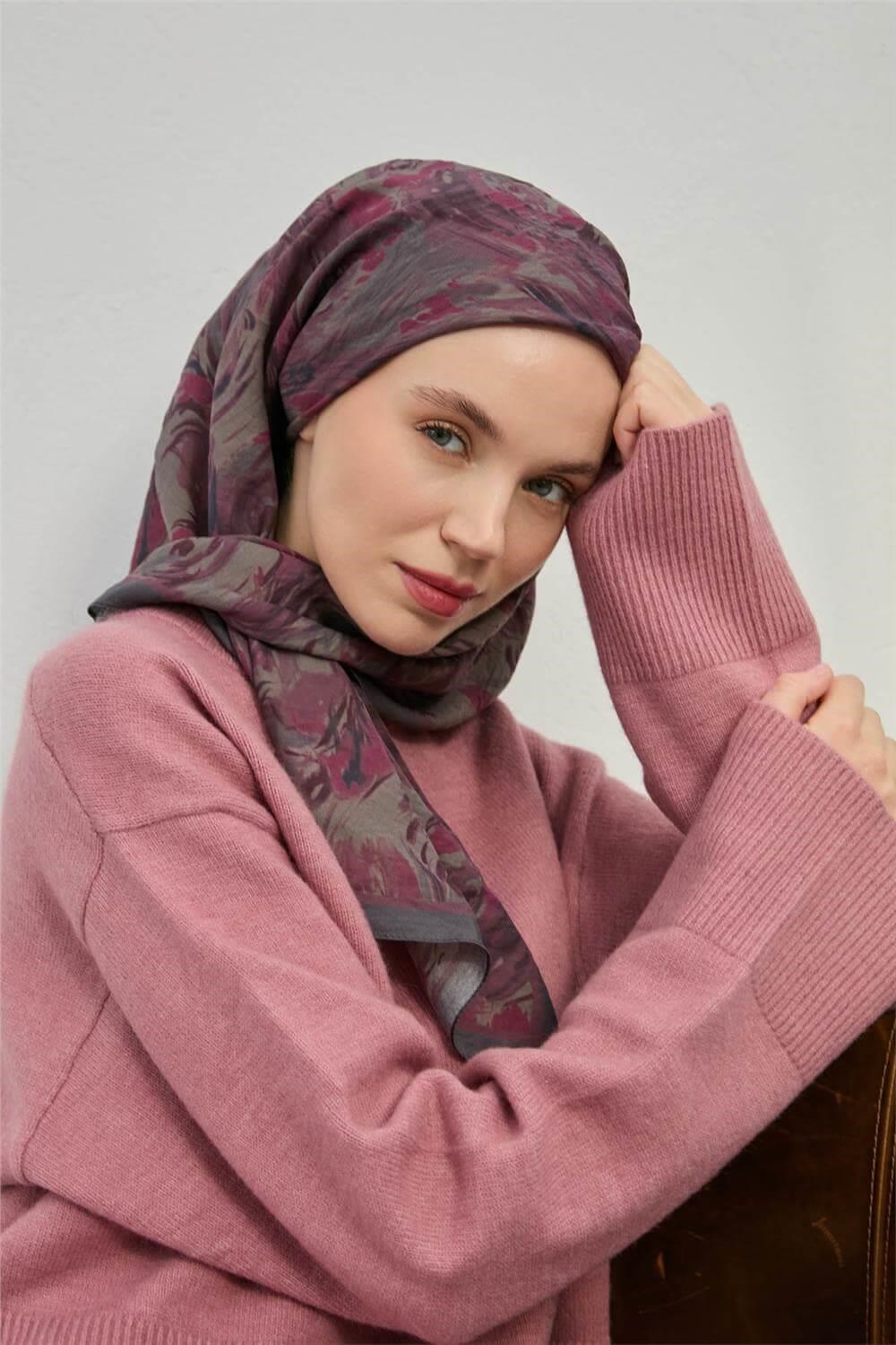 Viskon Velora Eşarp Füme Mürdüm Desenli Yumuşak Dokulu Tok Duruşlu 90x90