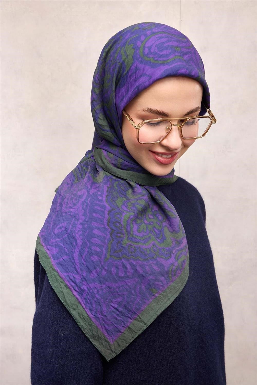 Viskon Velora Eşarp Koyu Mor Antik Desenli Tok Duruşlu 90x90