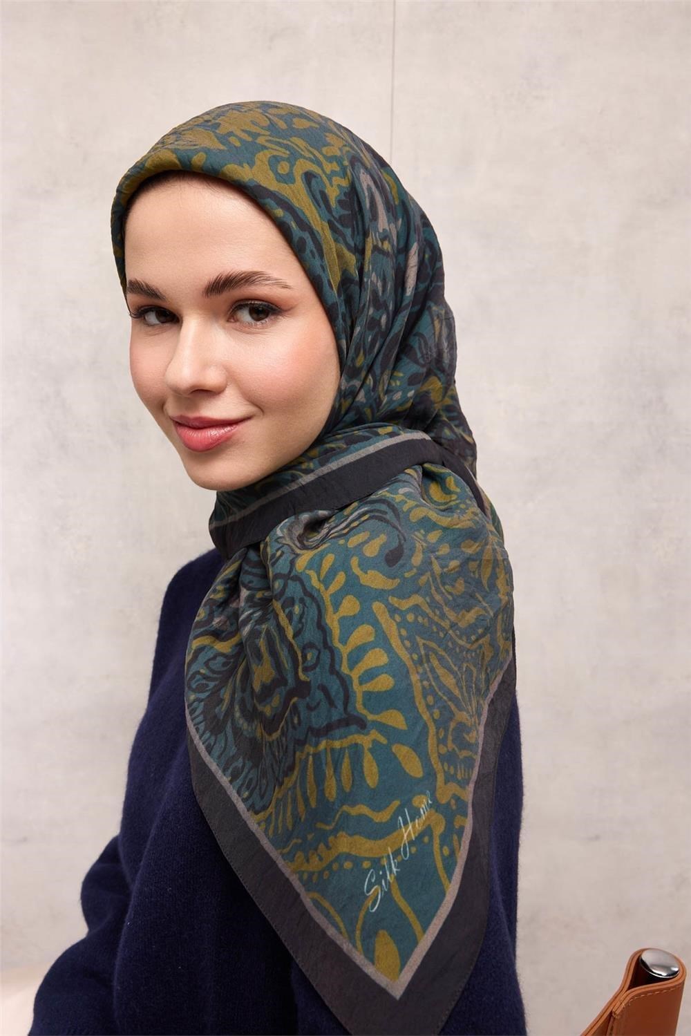 Viskon Velora Eşarp Lacivert Antik Desenli Tok Duruşlu 90x90