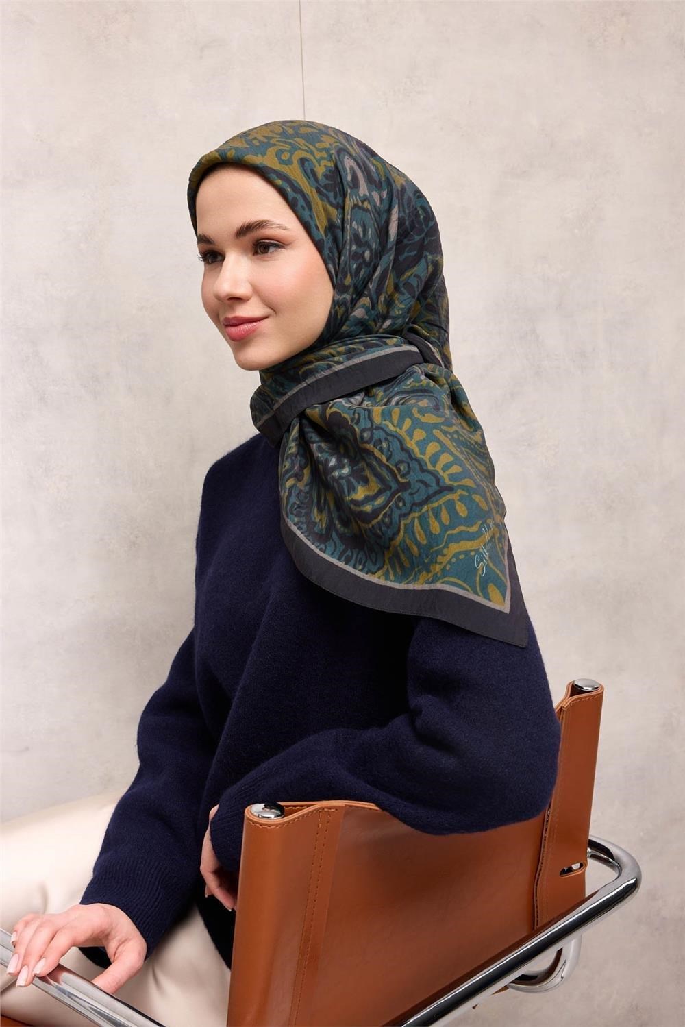 Viskon Velora Eşarp Lacivert Antik Desenli Tok Duruşlu 90x90