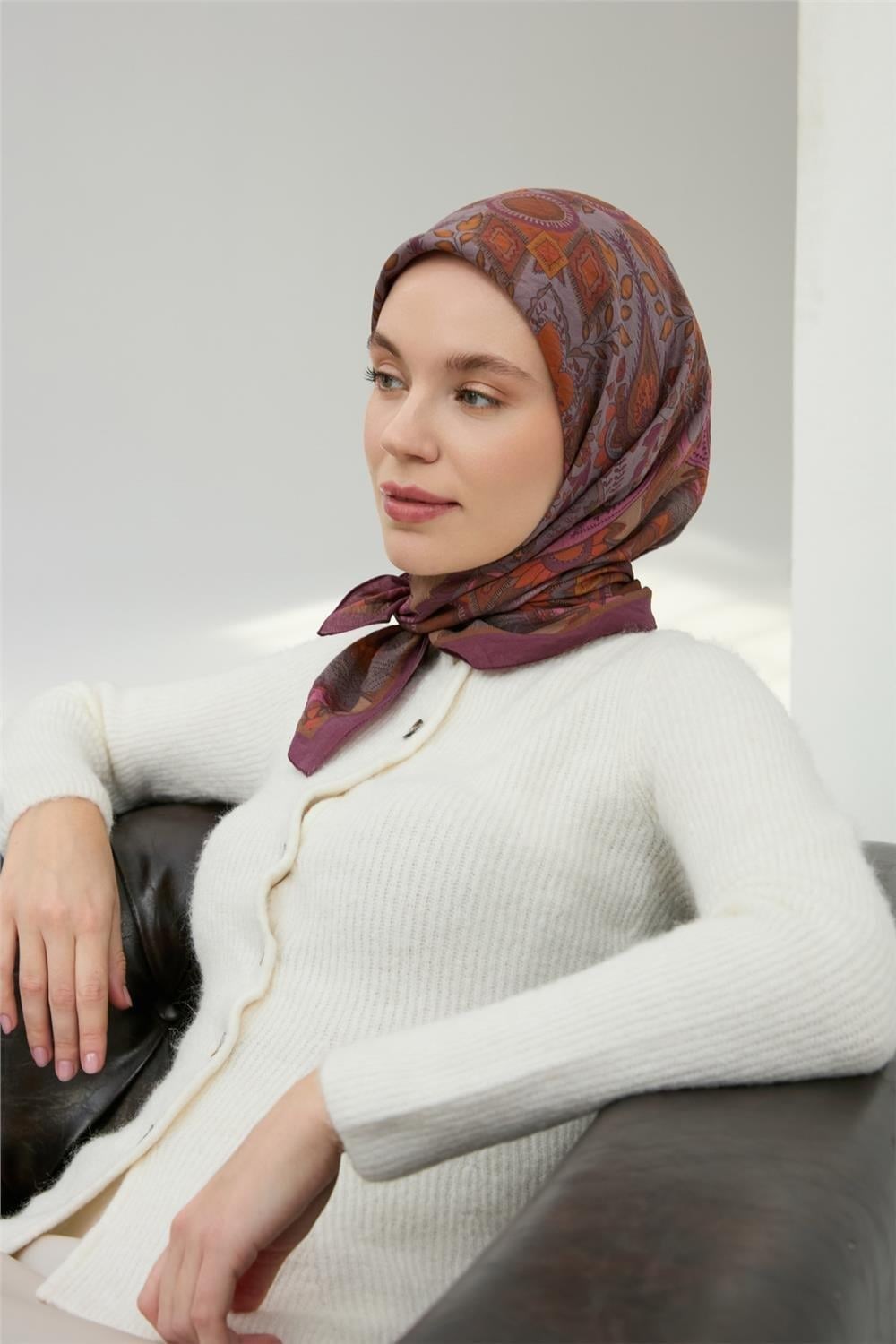 Viskon Velora Eşarp Mürdüm Çok Renkli Desenli Tok Duruşlu 90x90