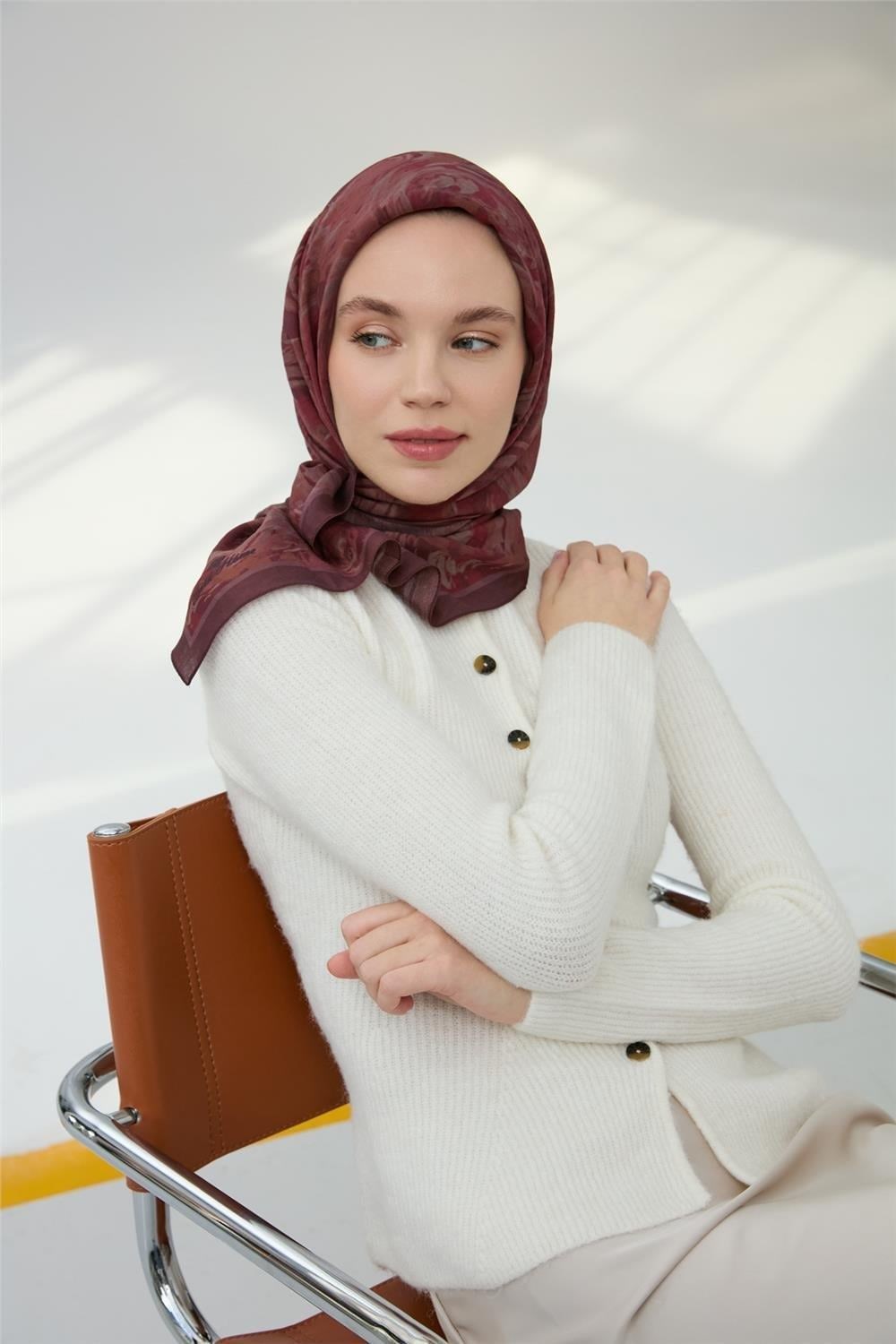 Viskon Velora Eşarp Patlıcan Moru Desenli Yumuşak Dokulu 90x90