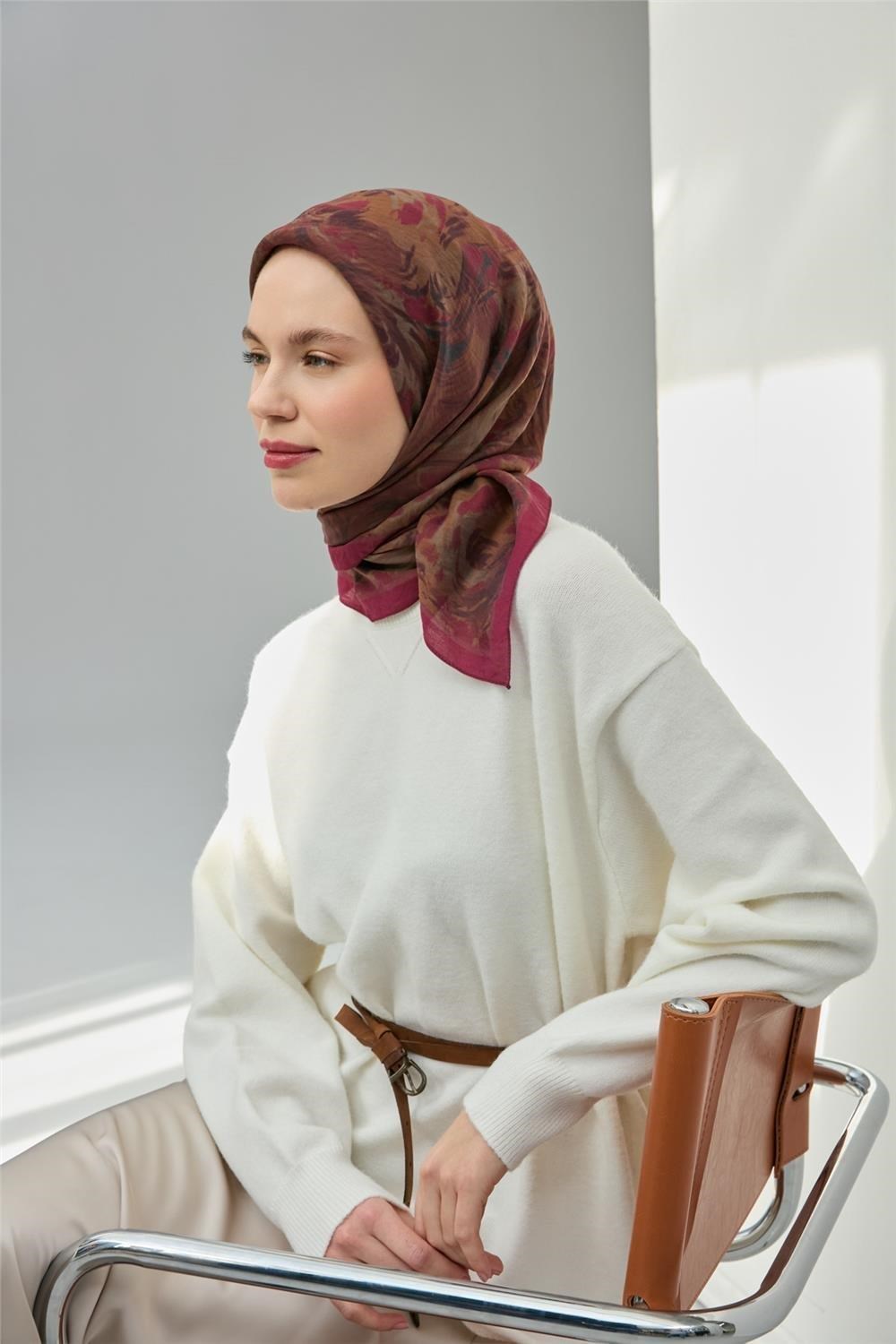 Viskon Velora Eşarp Vişne Çürüğü Bordo Gri Hafif Dökümlü 90x90