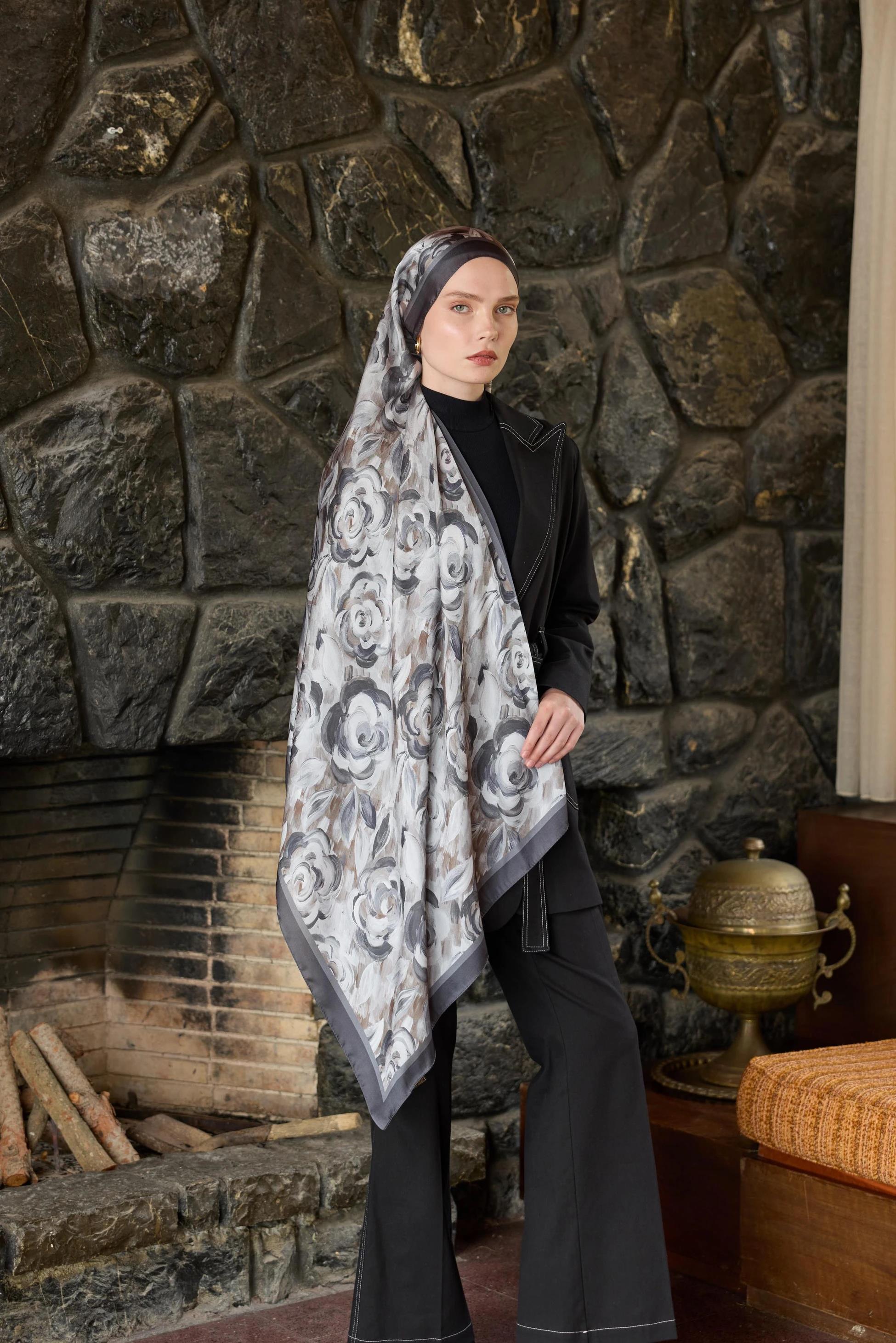 Winter Bloom Hint İpek Şal 5014