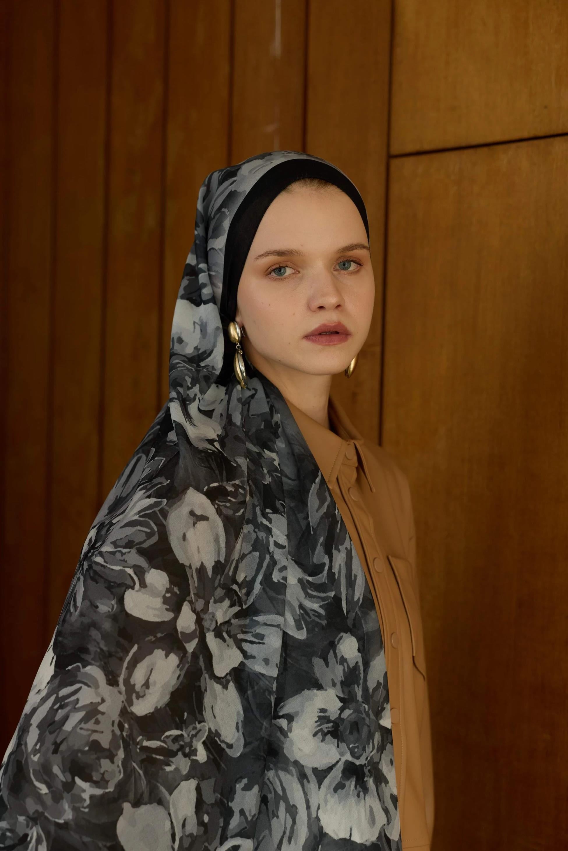 Winter Bloom Qupra Şal 30001