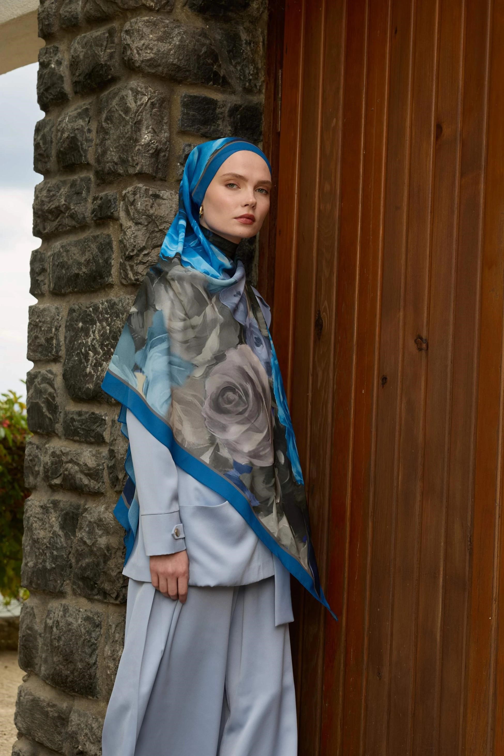 Winter Bloom Qupra Şal 30002