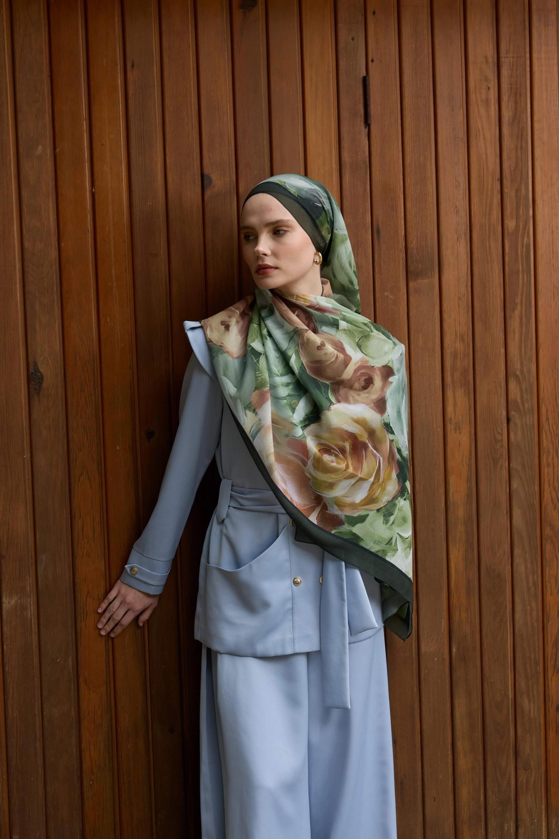 Winter Bloom Qupra Şal 30002