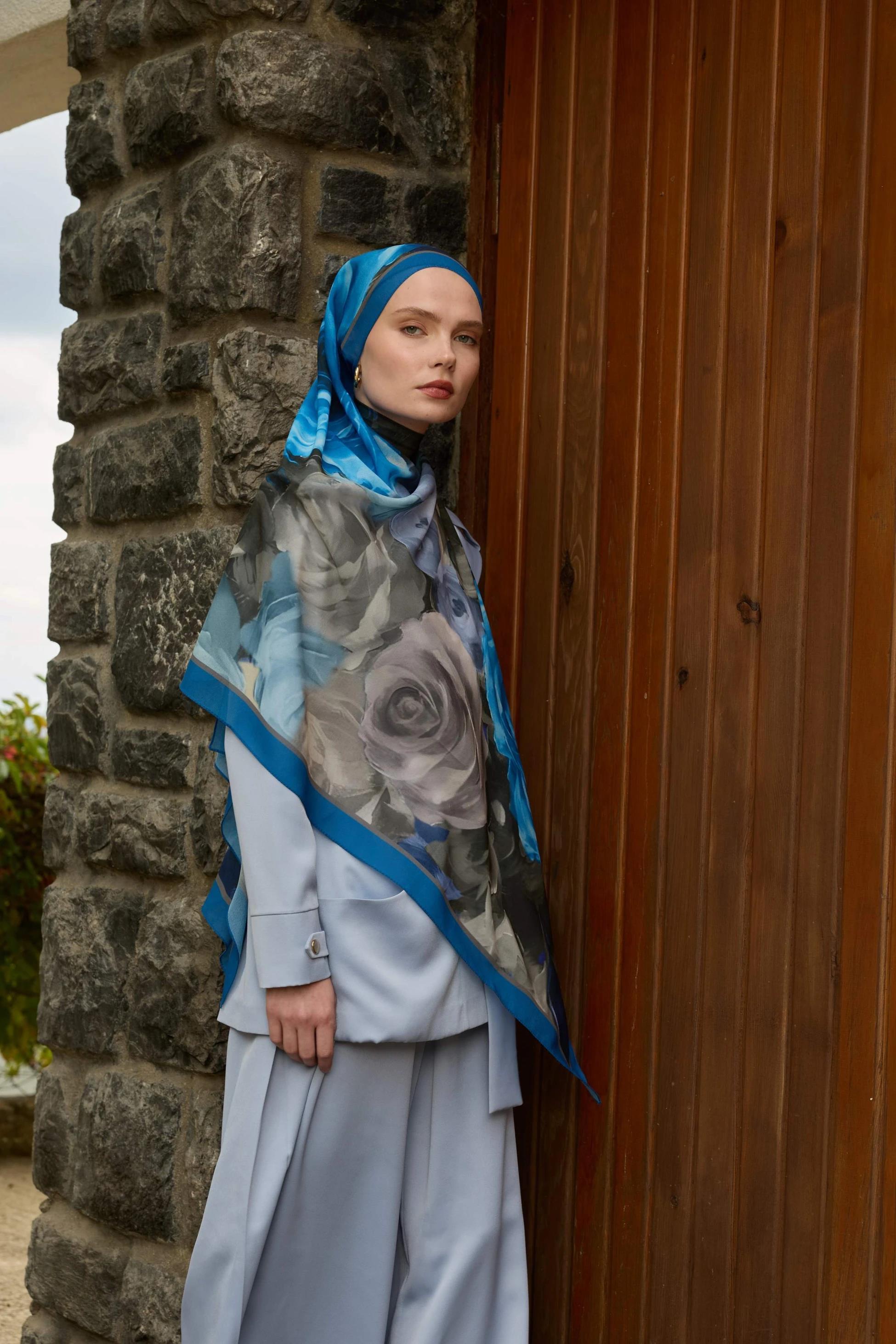 Winter Bloom Qupra Şal 30002