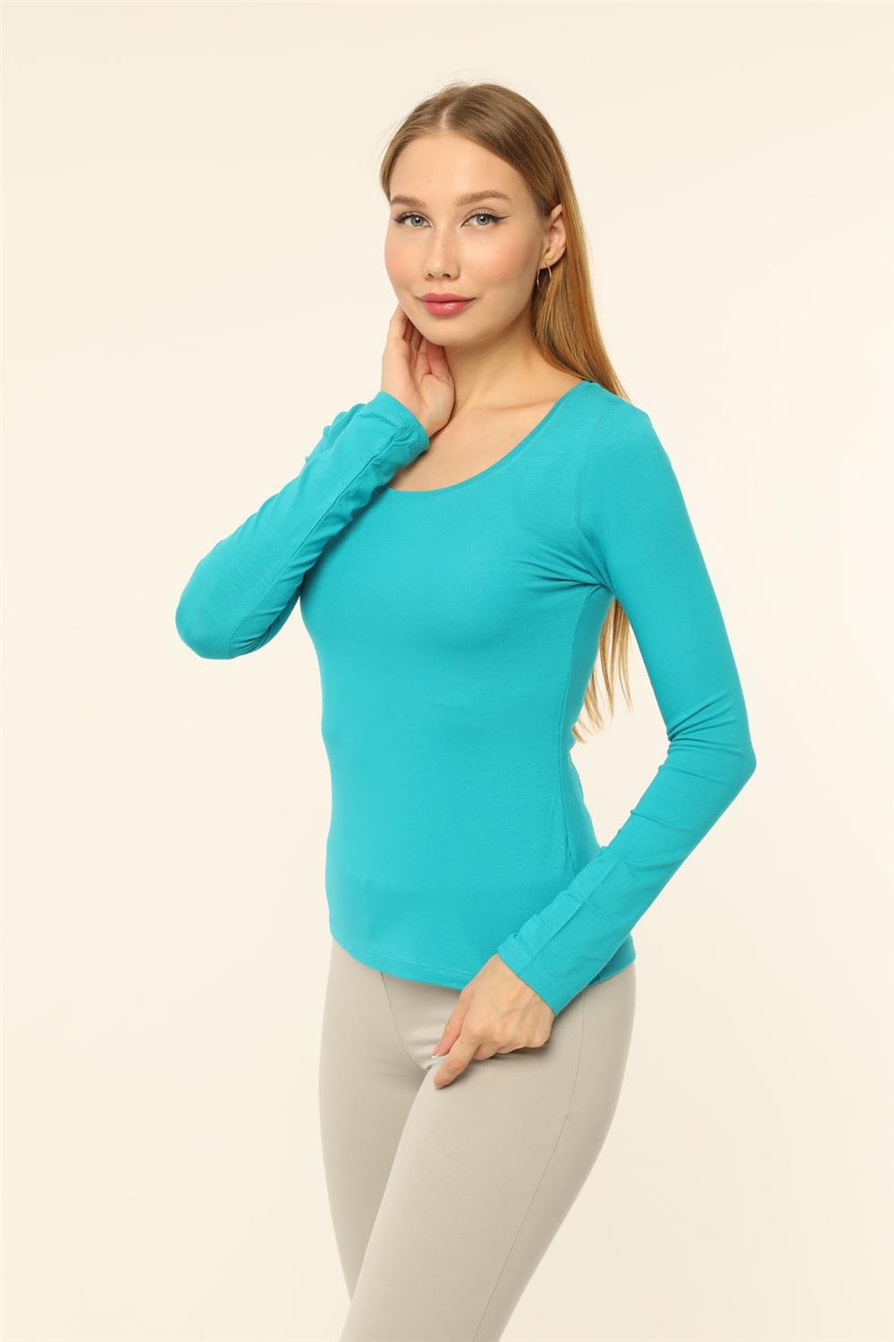 Açık Yuvarlak Yaka Tshirt