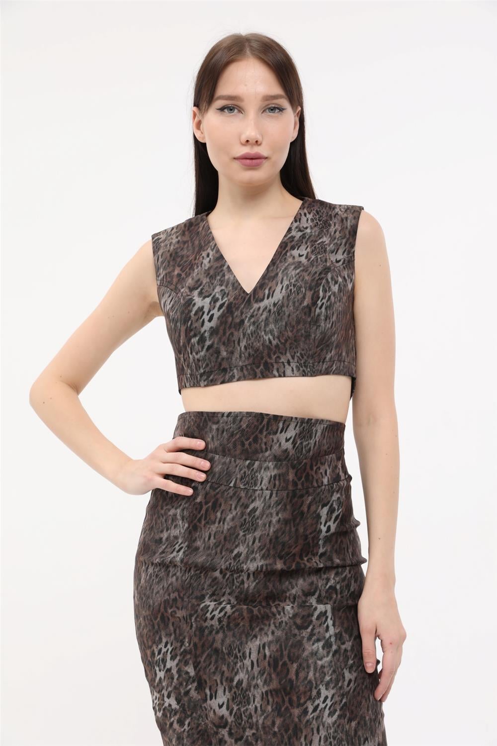 Leo Desen Crop