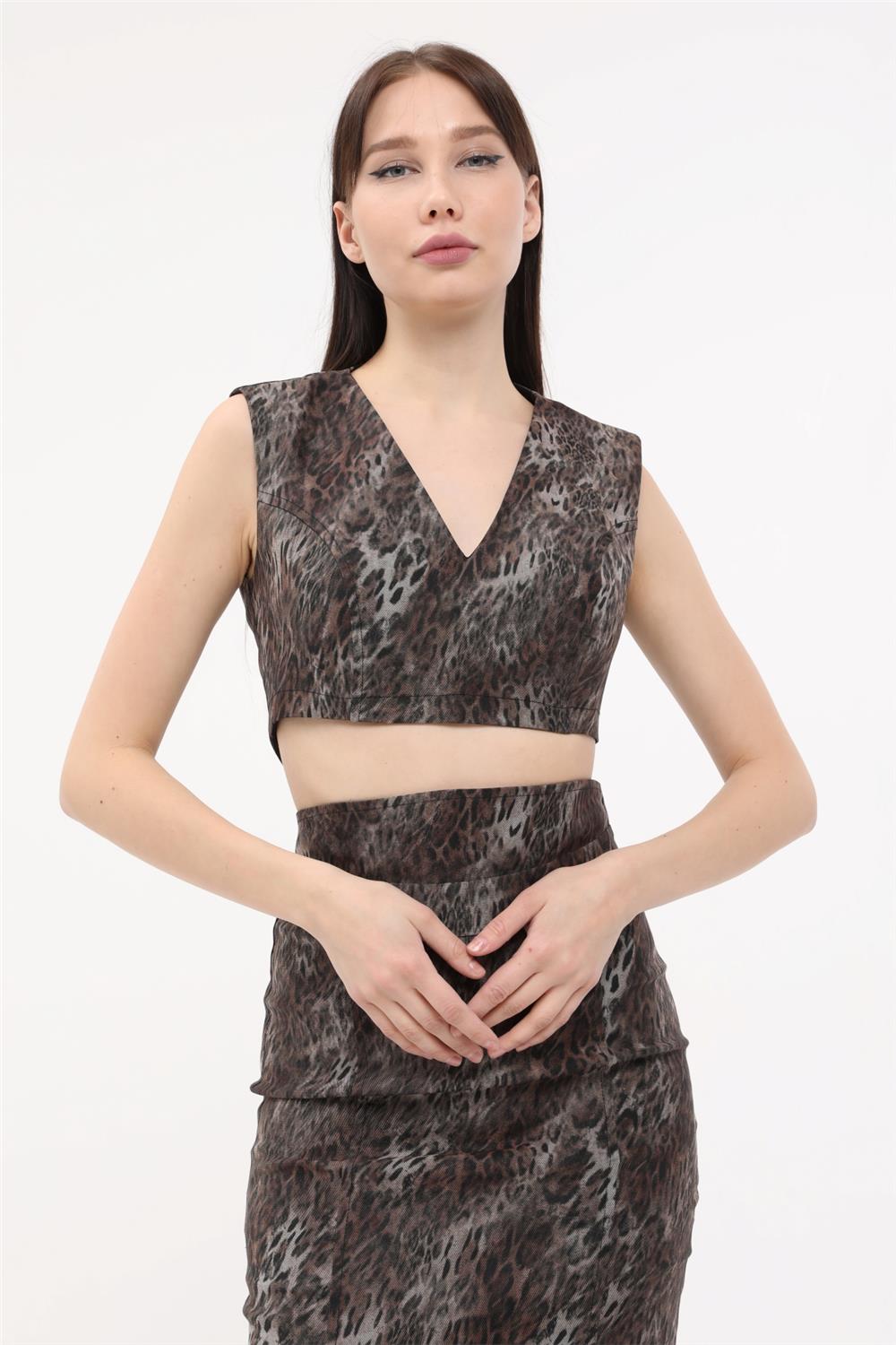 Leo Desen Crop