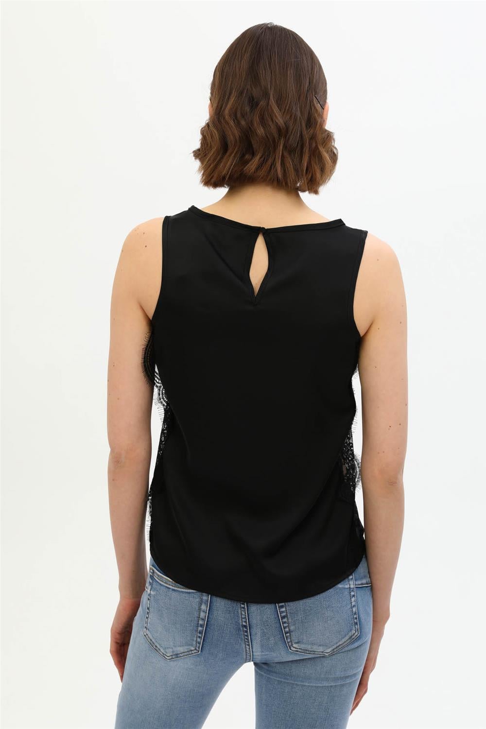 Yanı Dantelli Top