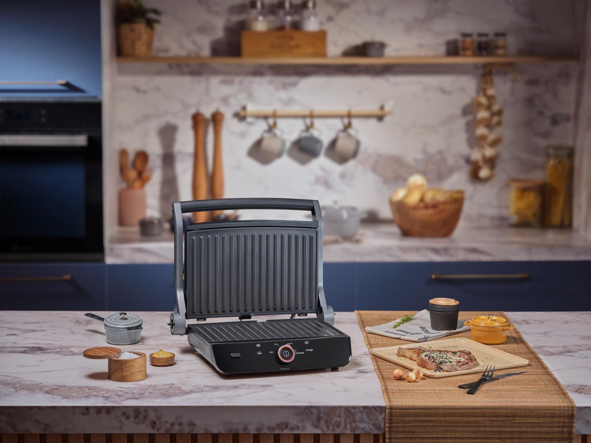 CG 8040 Grundig Dark Inox Tost Makinesi