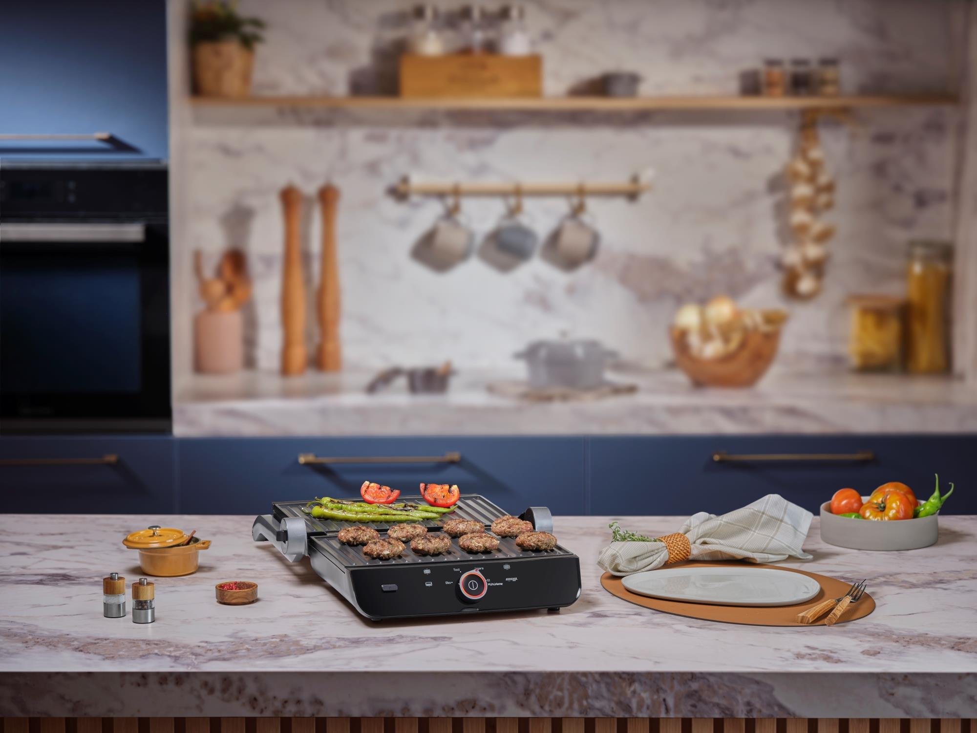 CG 8040 Grundig Dark Inox Tost Makinesi