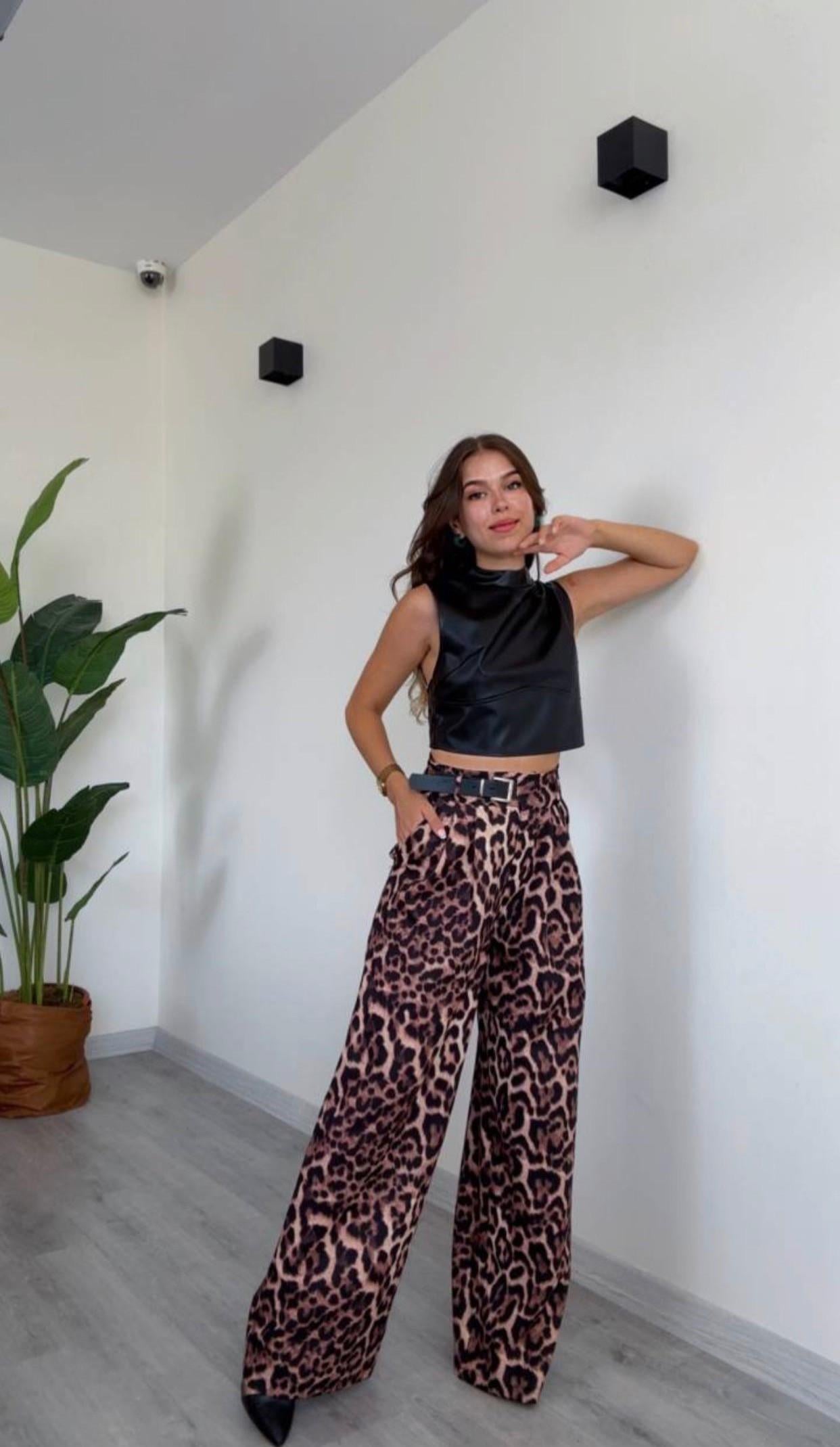 Beli Kemerli Bol Paça Leopar Pantolon