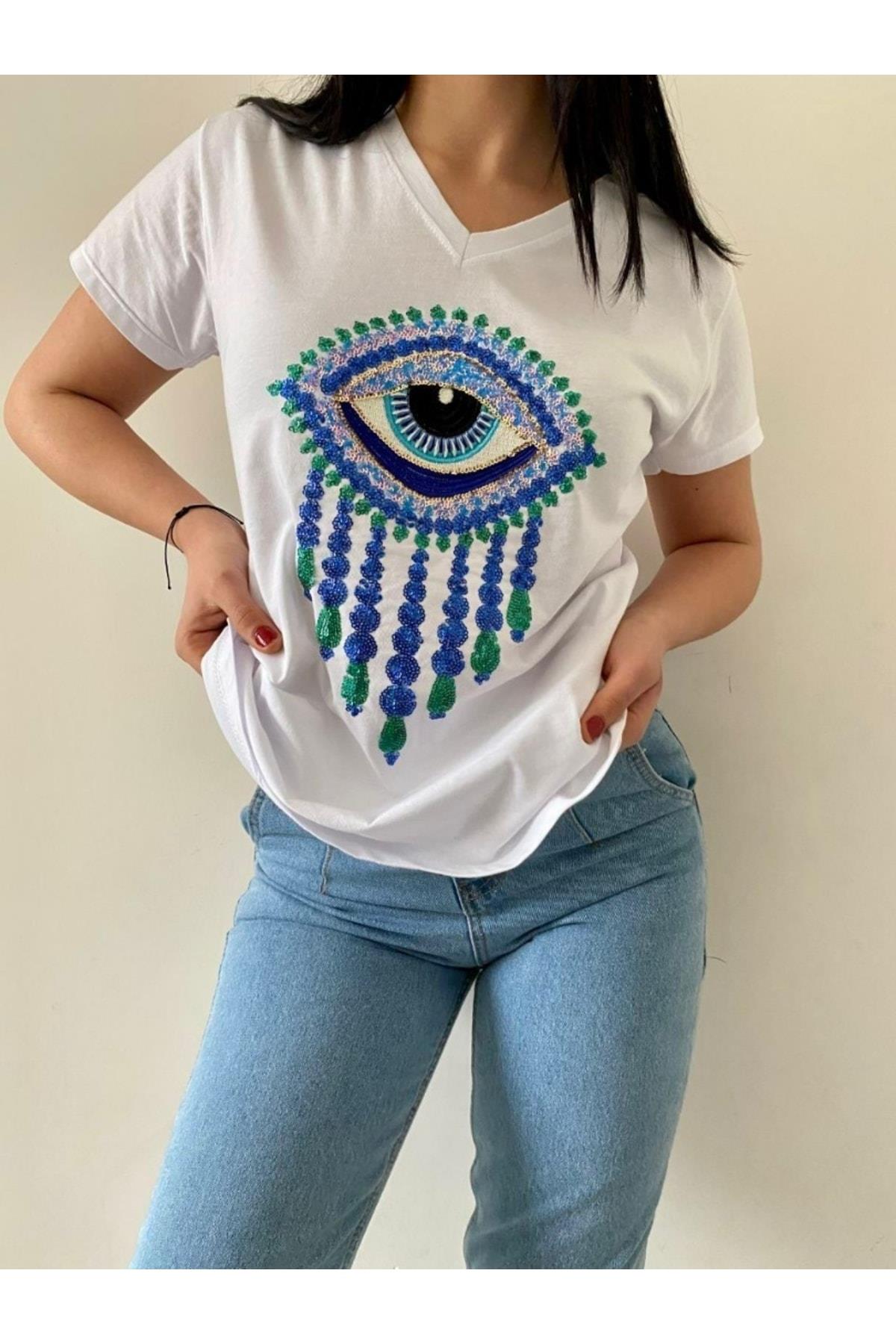 Beyaz Göz Desenli Pullu Tişört