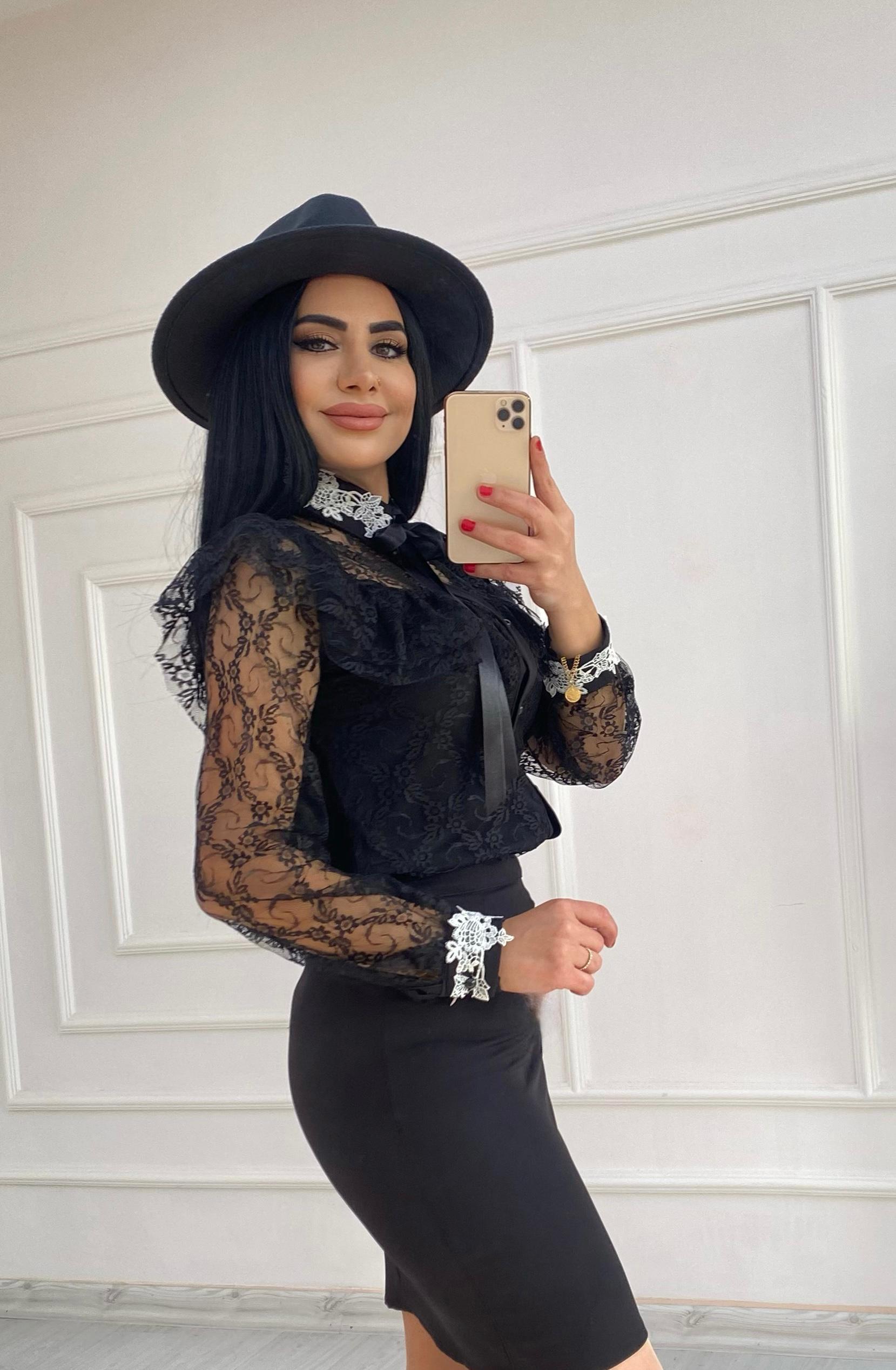 Dantel Detaylı Güpürlü Siyah Tasarım Gömlek