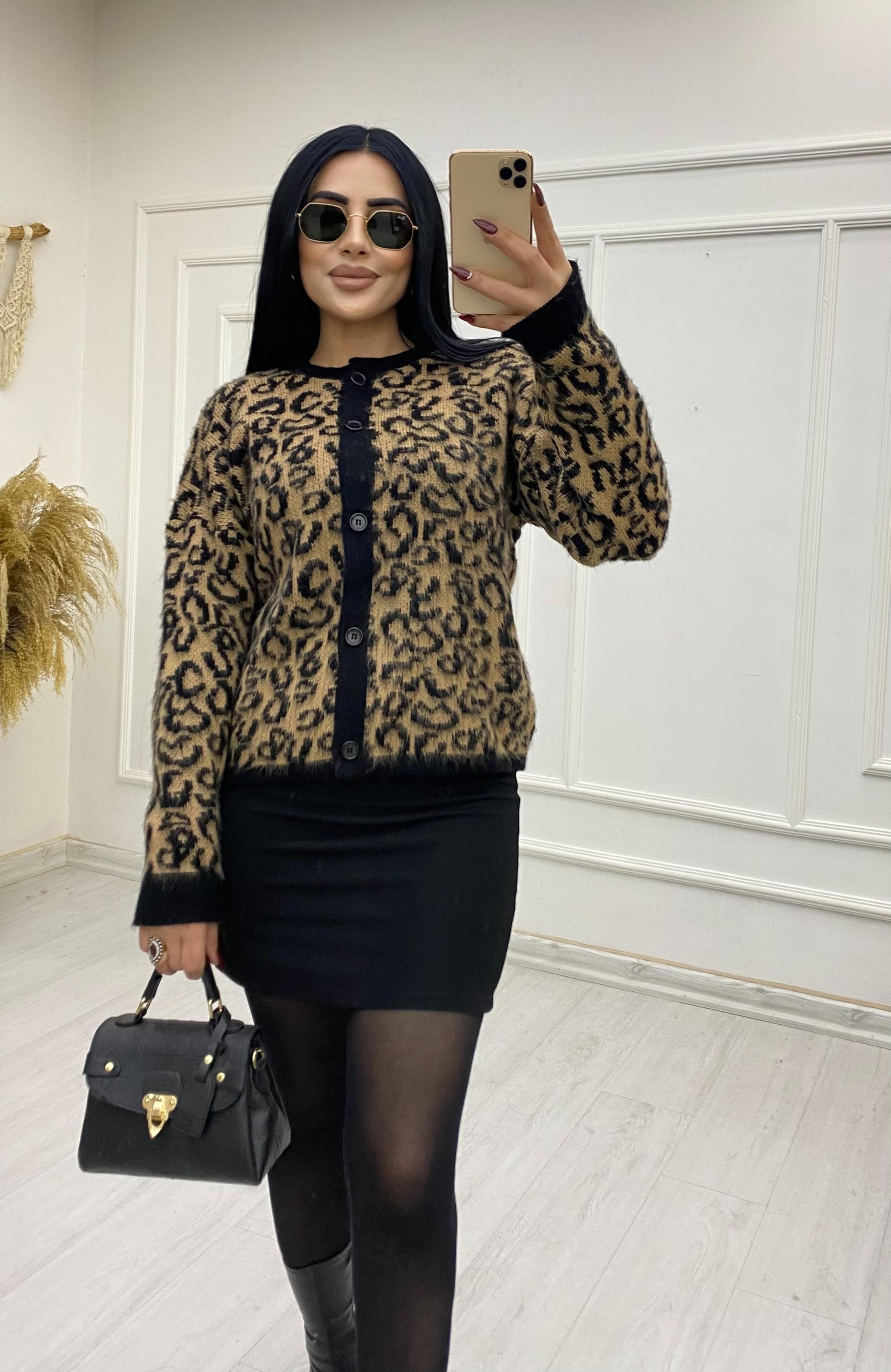 Düğmeli Kısa Leopar Hırka