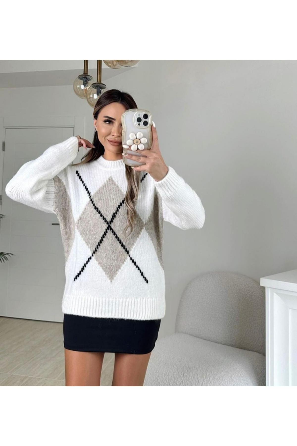 Ekru Baklava Desenli Yumoş Kazak