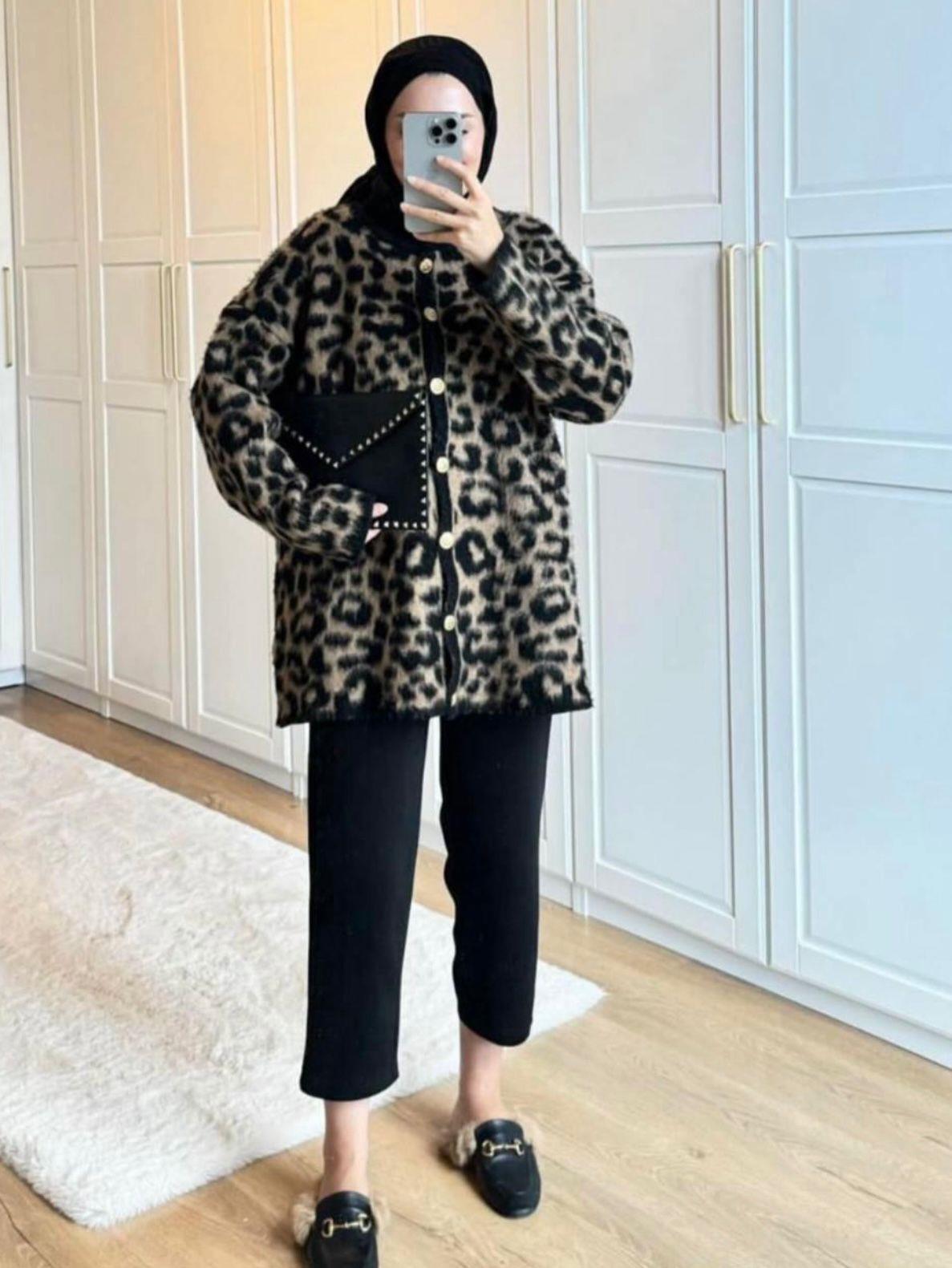 Gold Düğmeli Leopar Hırka