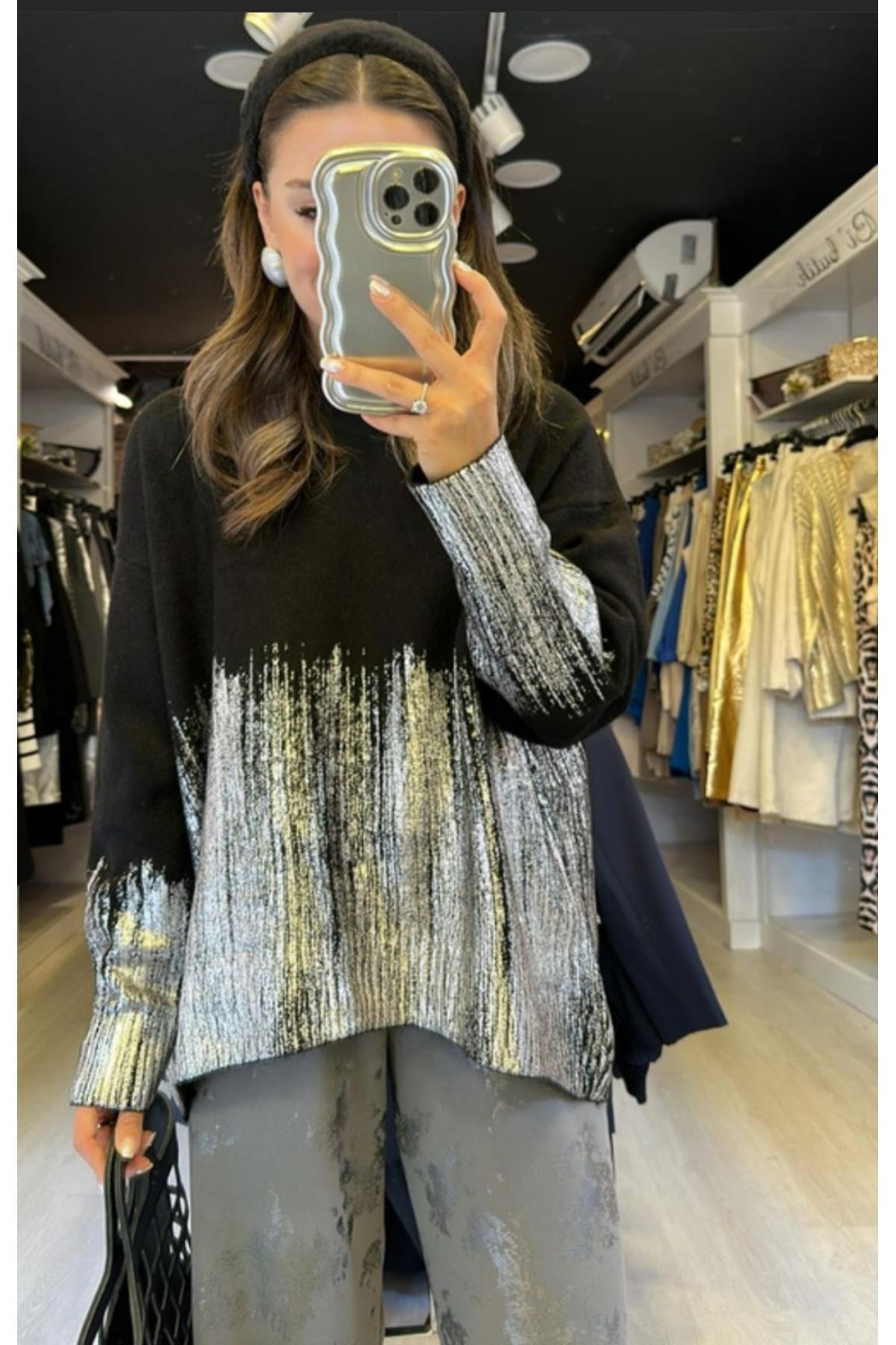 Gümüş Varaklı Siyah Triko Kazak